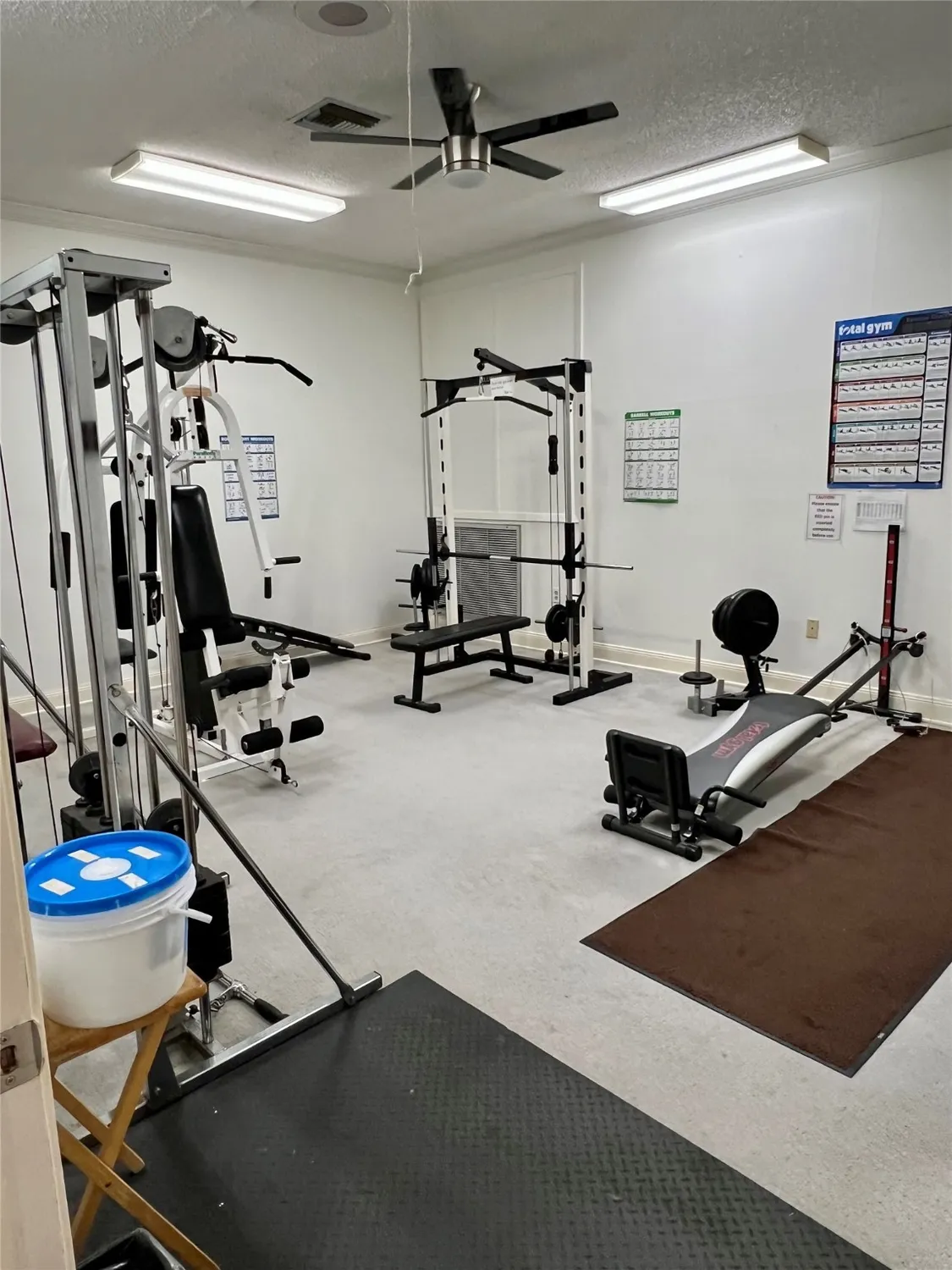 Property Slideshow image 20 of 21 | 667 e country grove cir, Pearland, TX, 77584