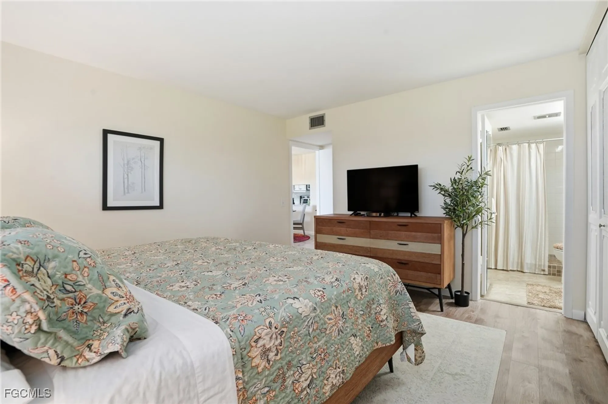 Property Slideshow image 15 of 36 | 1724 pine valley dr 213, Fort Myers, FL, 33907