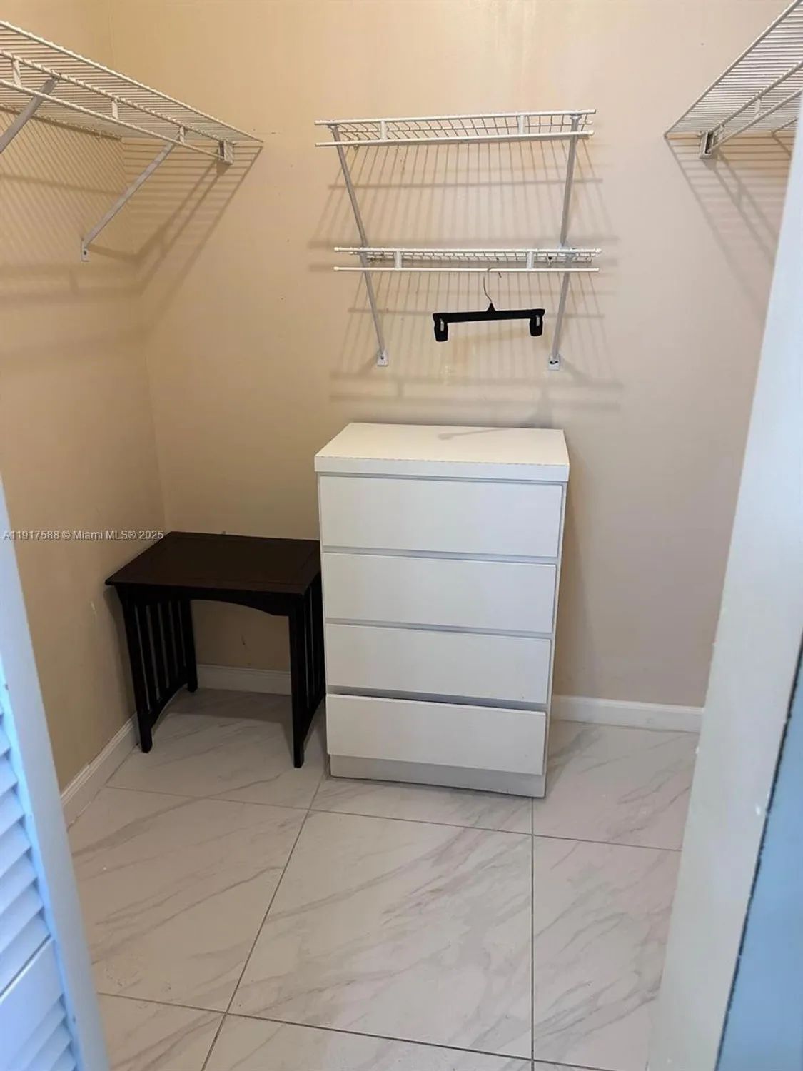 Property Slideshow image 11 of 16 | 6021 nw 61st ave apt 208, Tamarac, FL, 33319