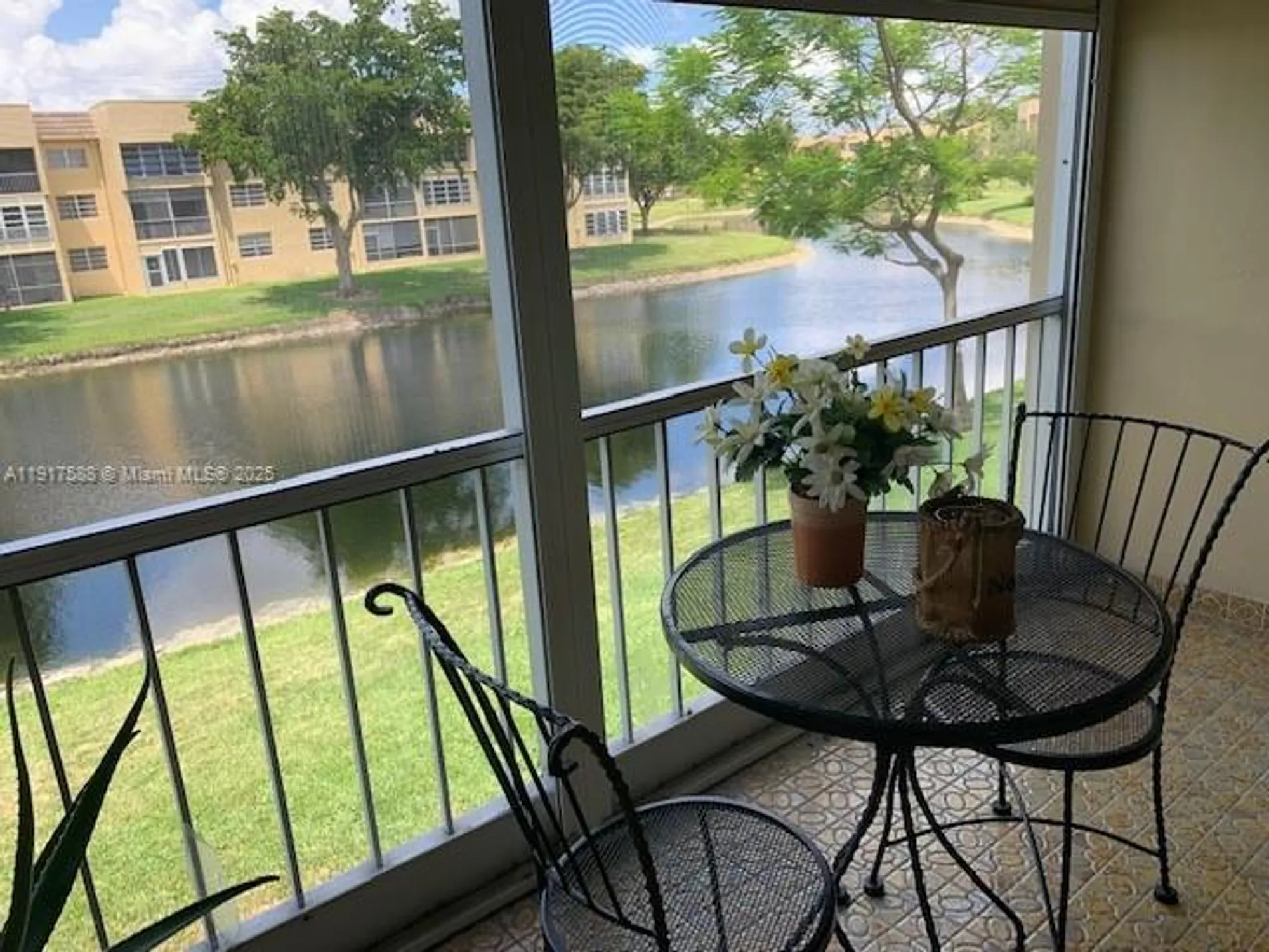 Property Slideshow image 6 of 16 | 6021 nw 61st ave apt 208, Tamarac, FL, 33319