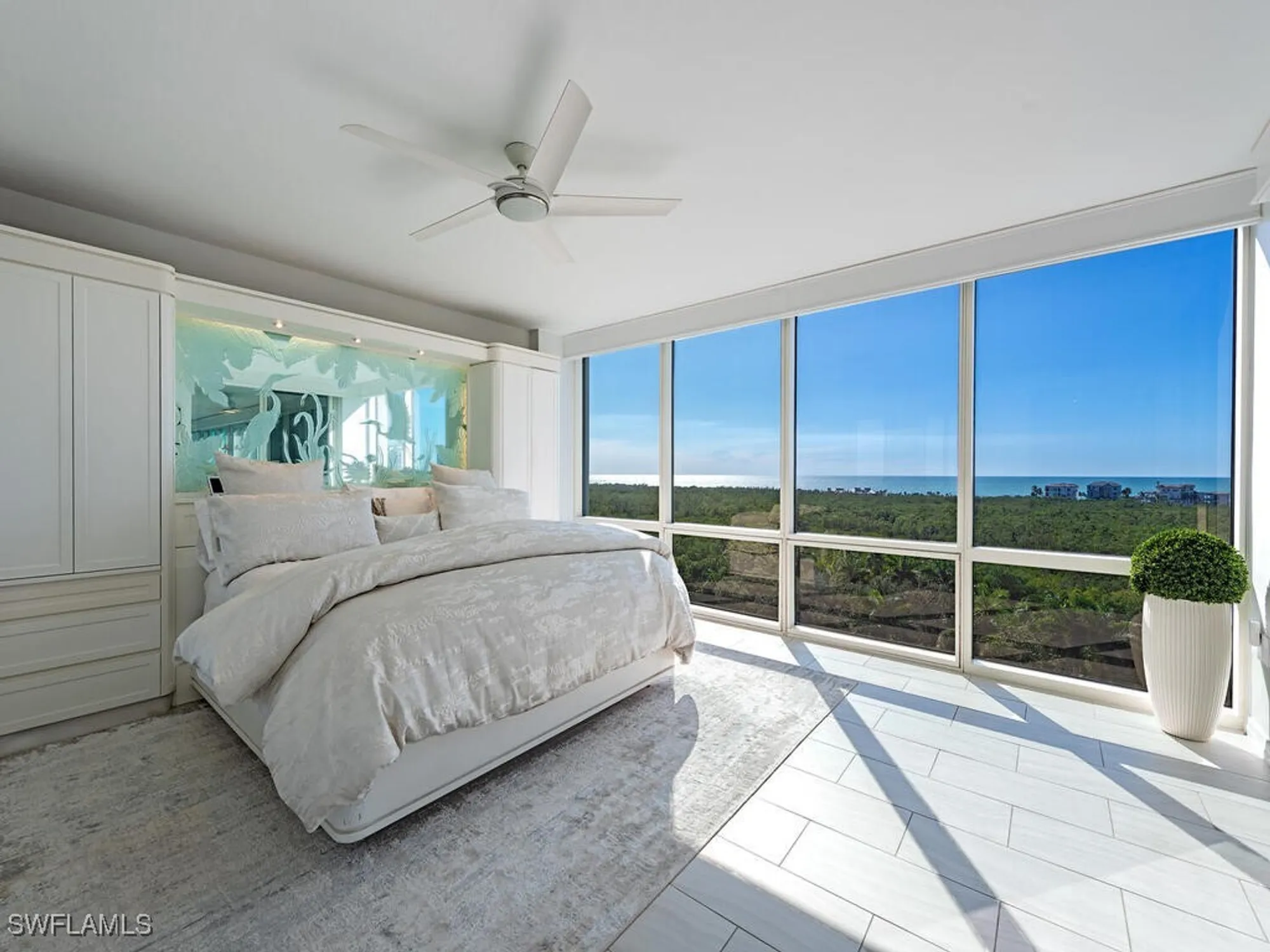 Property Slideshow image 14 of 45 | 7515 pelican bay blvd 9c, Naples, FL, 34108