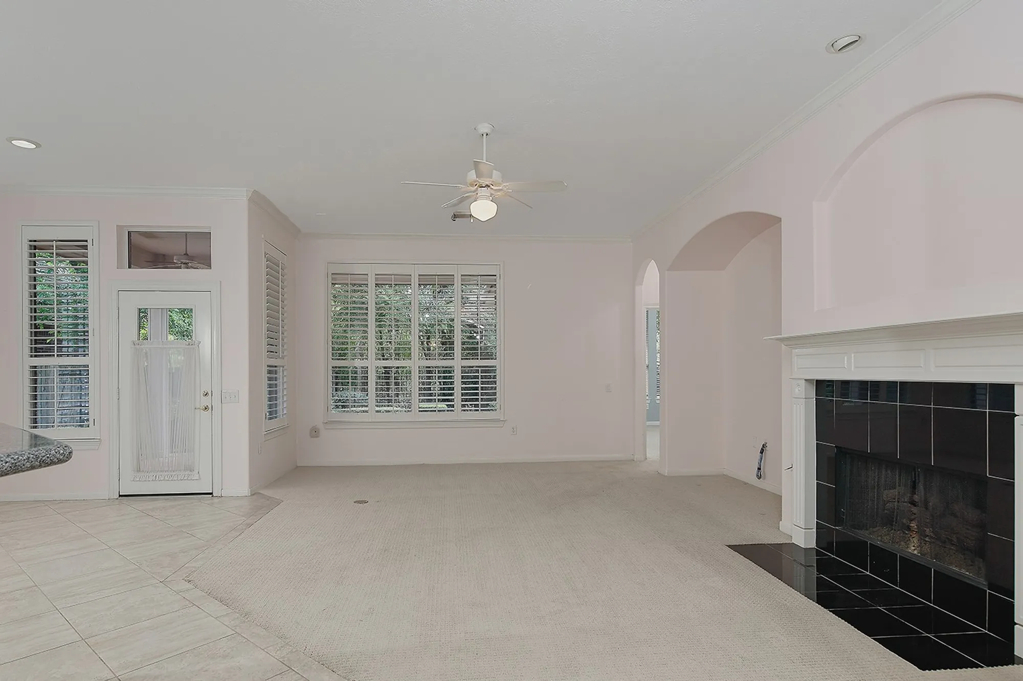 Property Slideshow image 13 of 47 | 7 sovereign way, Conroe, TX, 77384