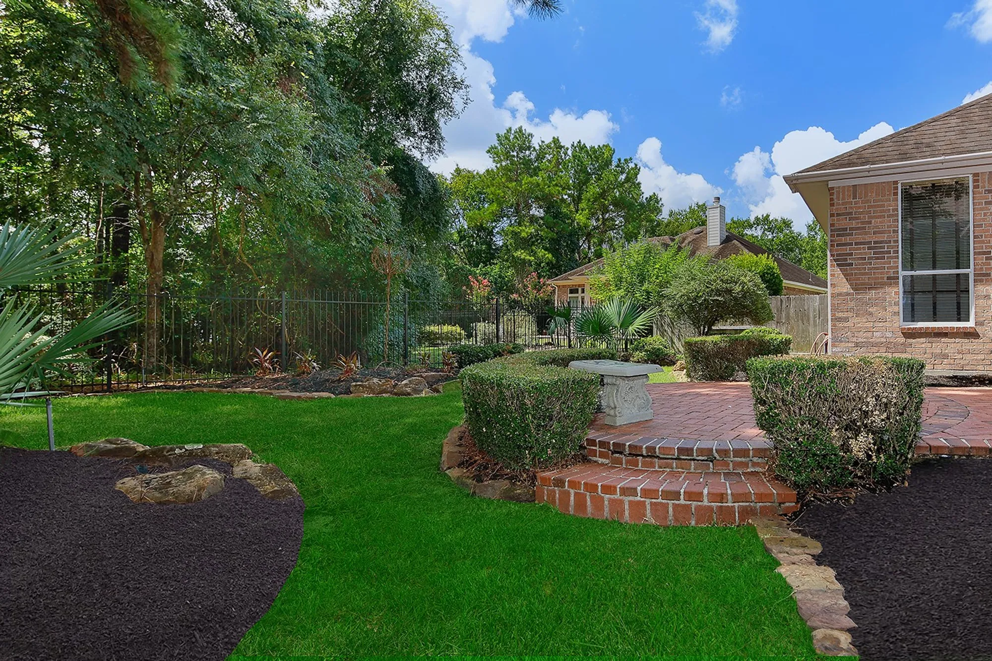 Property Slideshow image 33 of 47 | 7 sovereign way, Conroe, TX, 77384