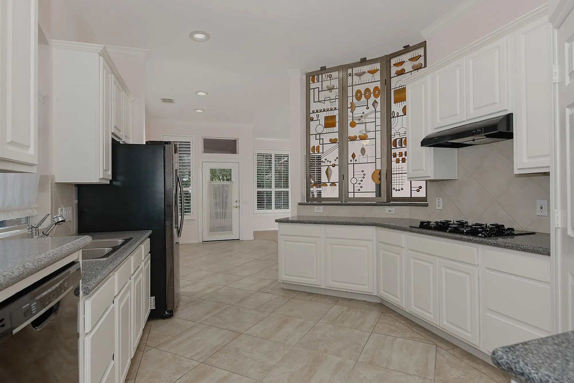 Property Slideshow image 8 of 47 | 7 sovereign way, Conroe, TX, 77384