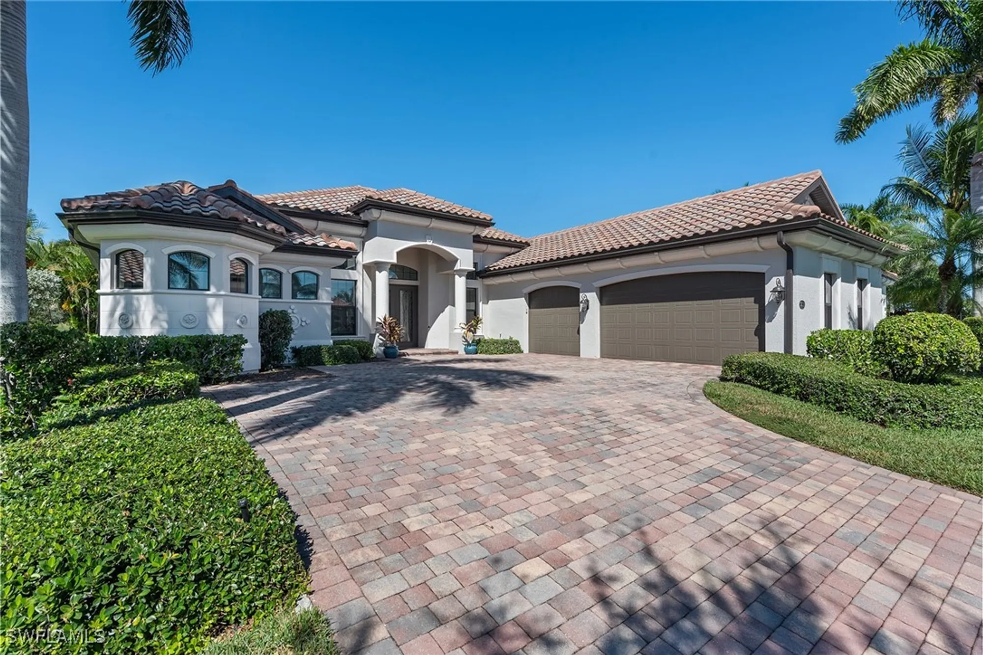 Property Slideshow image 1 of 50 | 3273 runaway ln, Naples, FL, 34114