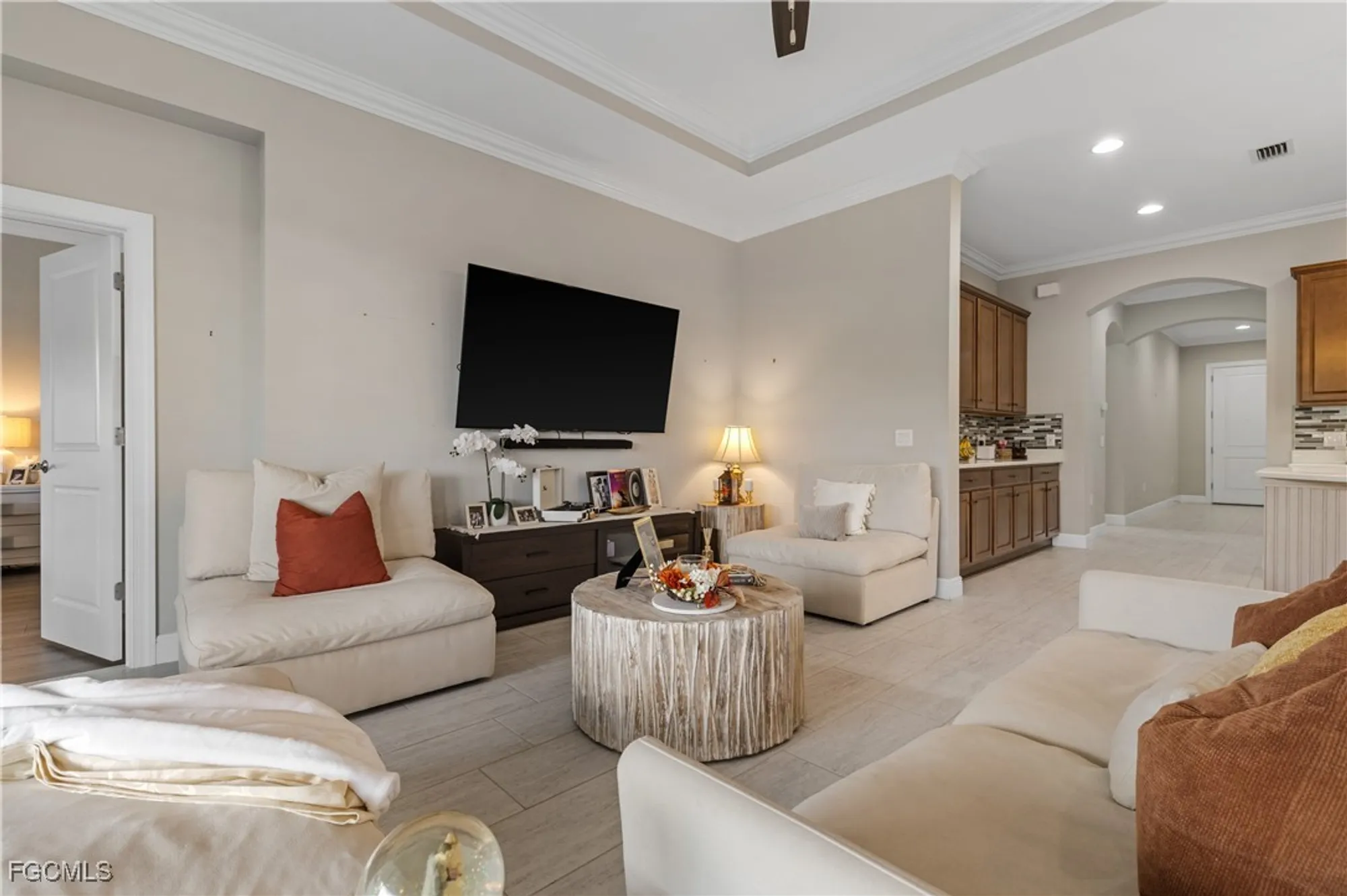 Property Slideshow image 14 of 49 | 11546 onyx cir, Fort Myers, FL, 33913