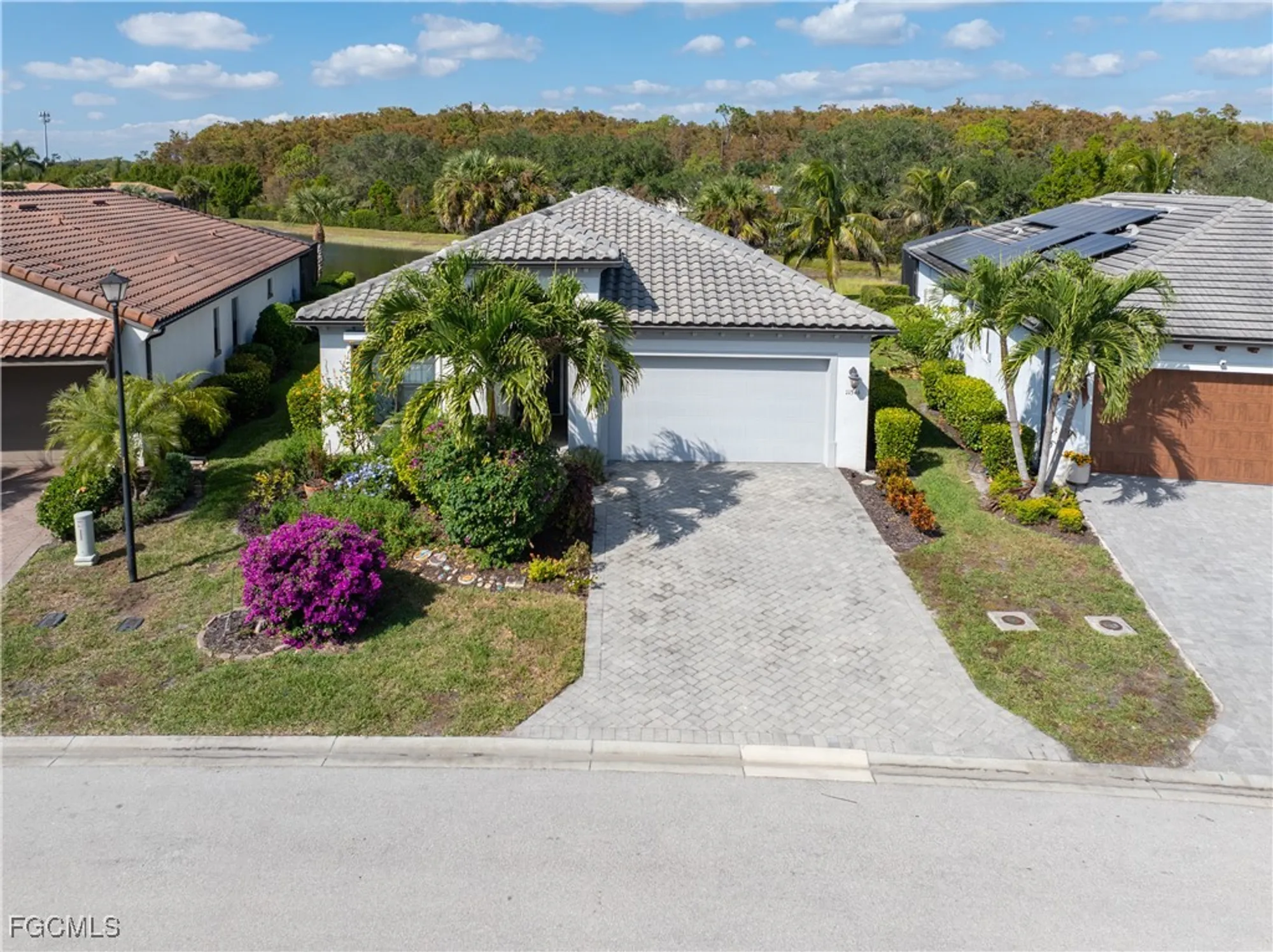Property Slideshow image 1 of 49 | 11546 onyx cir, Fort Myers, FL, 33913