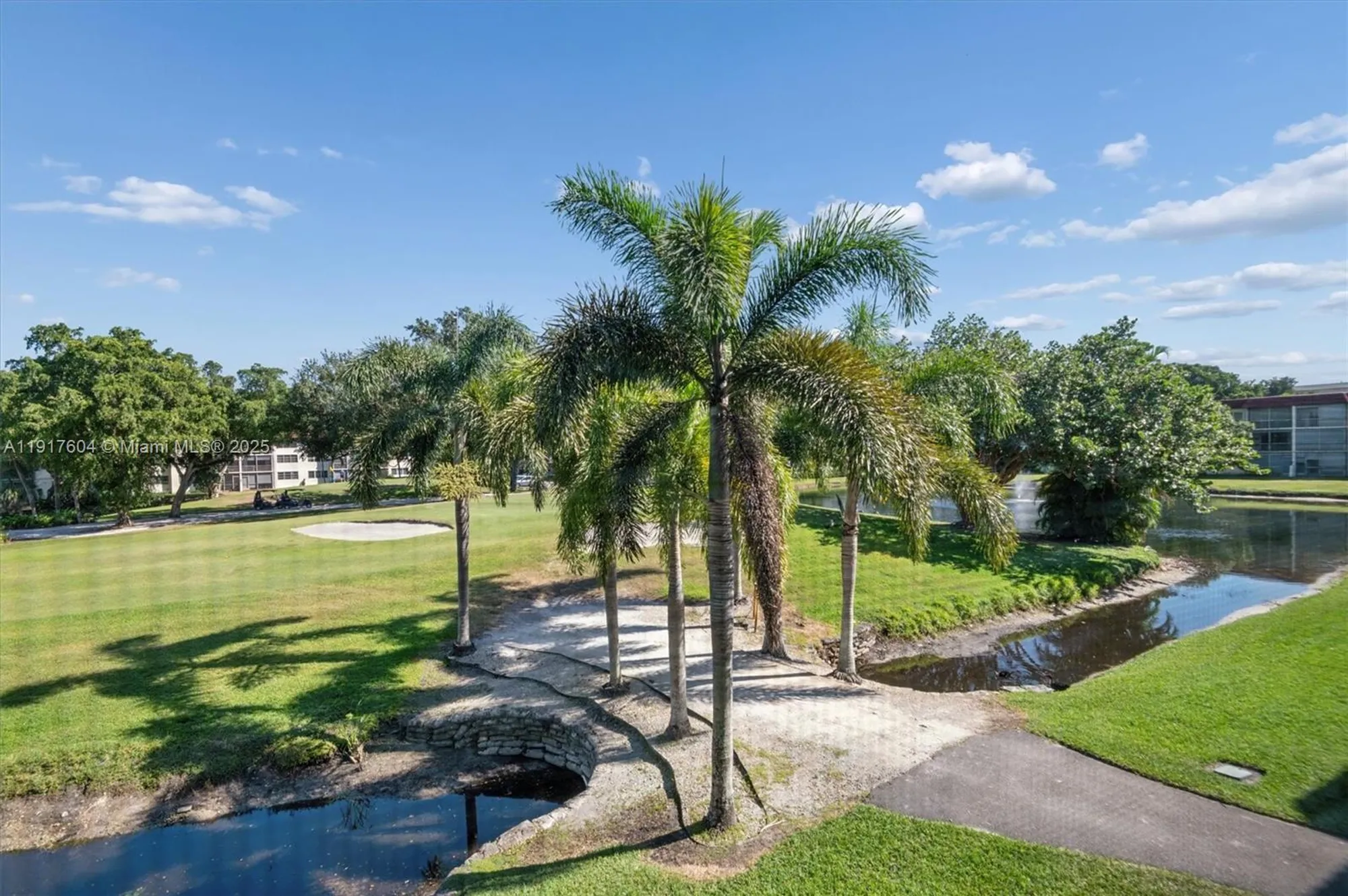 Property Slideshow image 16 of 35 | 700 s hollybrook dr 201, Pembroke Pines, FL, 33025
