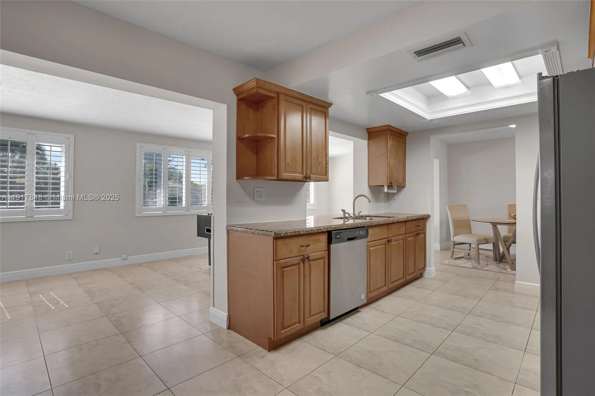 Property Slideshow image 15 of 32 | 6880 nw 16th st, Margate, FL, 33063