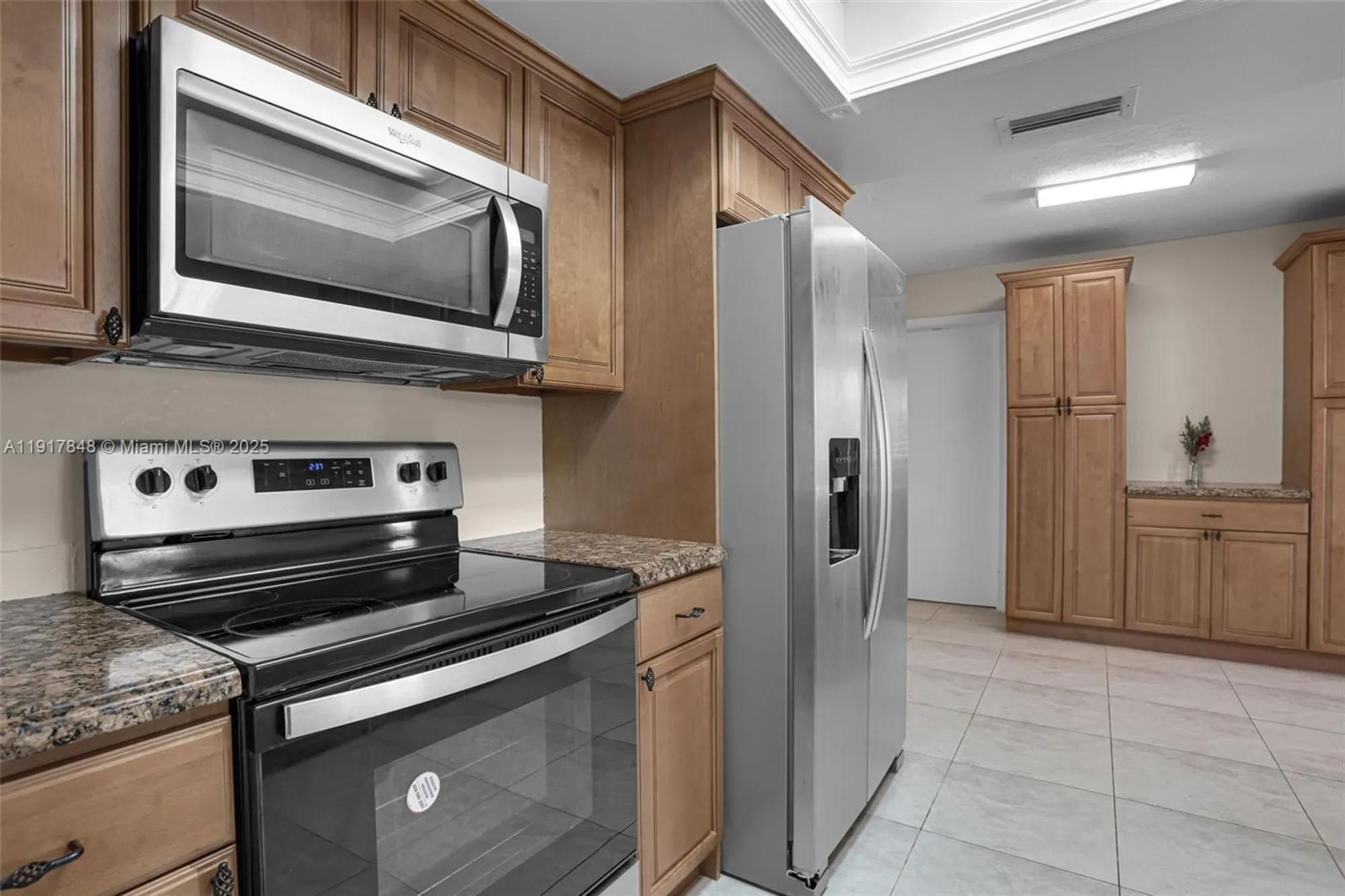 Property Slideshow image 11 of 32 | 6880 nw 16th st, Margate, FL, 33063