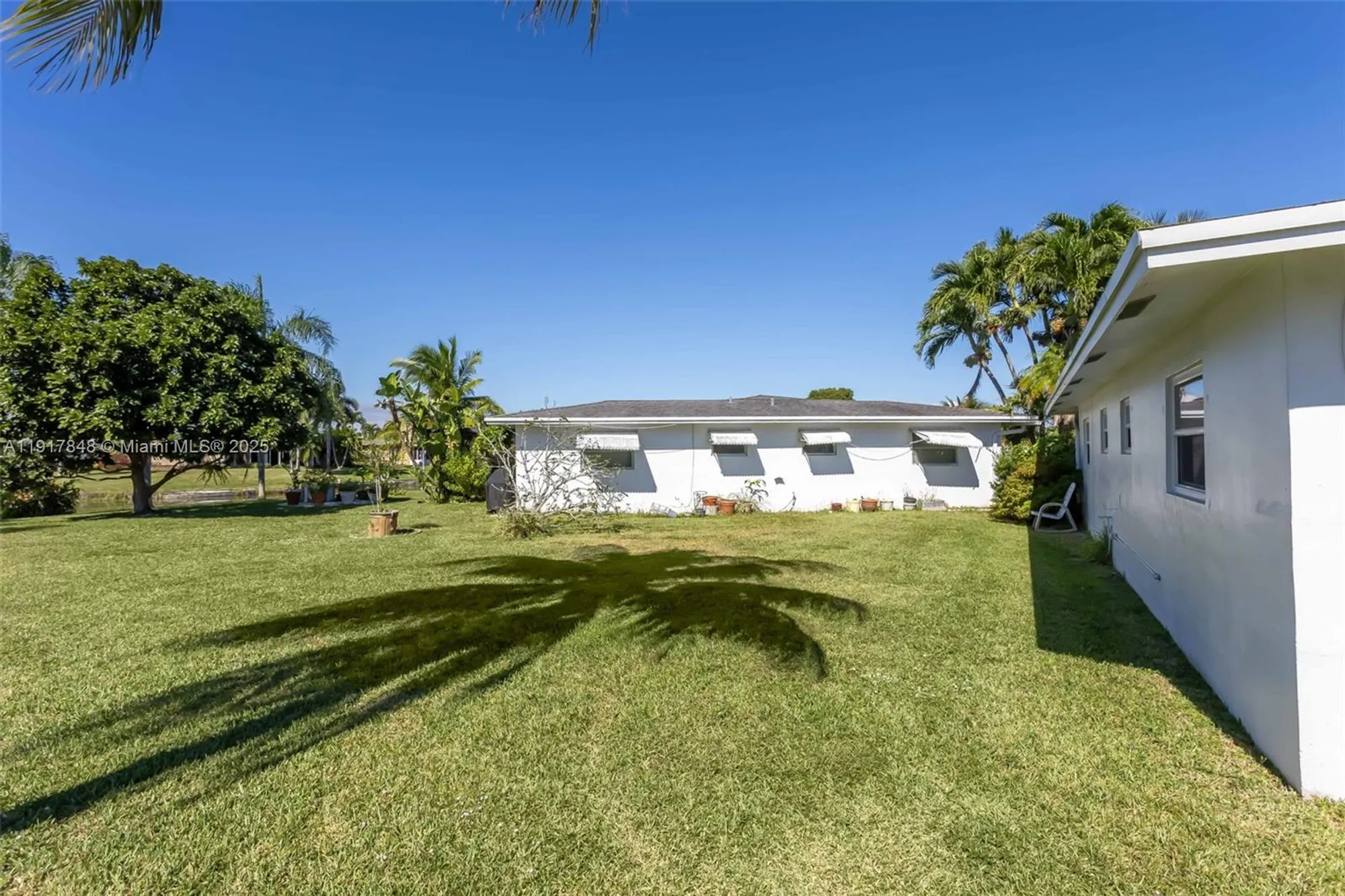 Property Slideshow image 4 of 32 | 6880 nw 16th st, Margate, FL, 33063