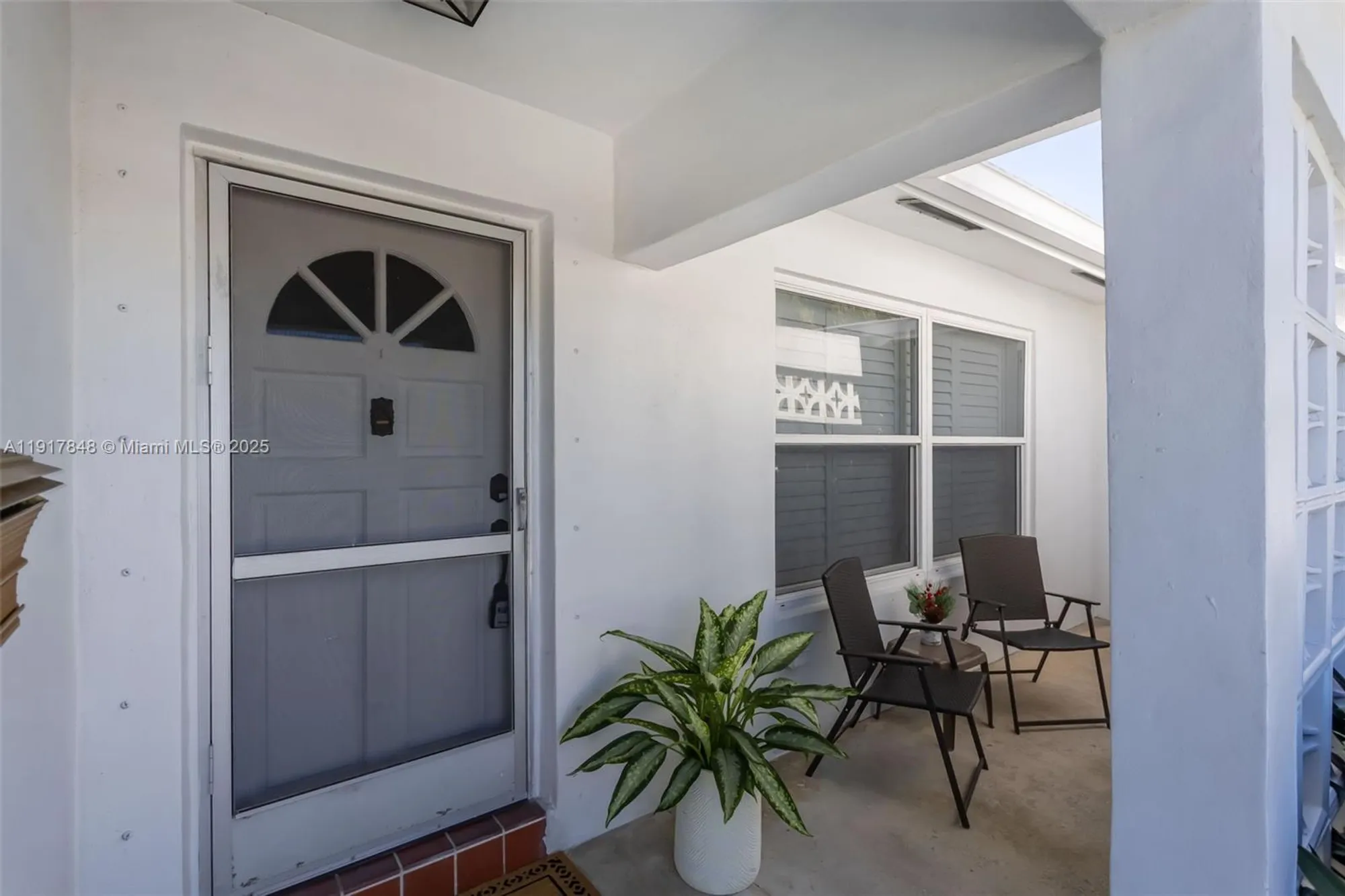 Property Slideshow image 5 of 32 | 6880 nw 16th st, Margate, FL, 33063