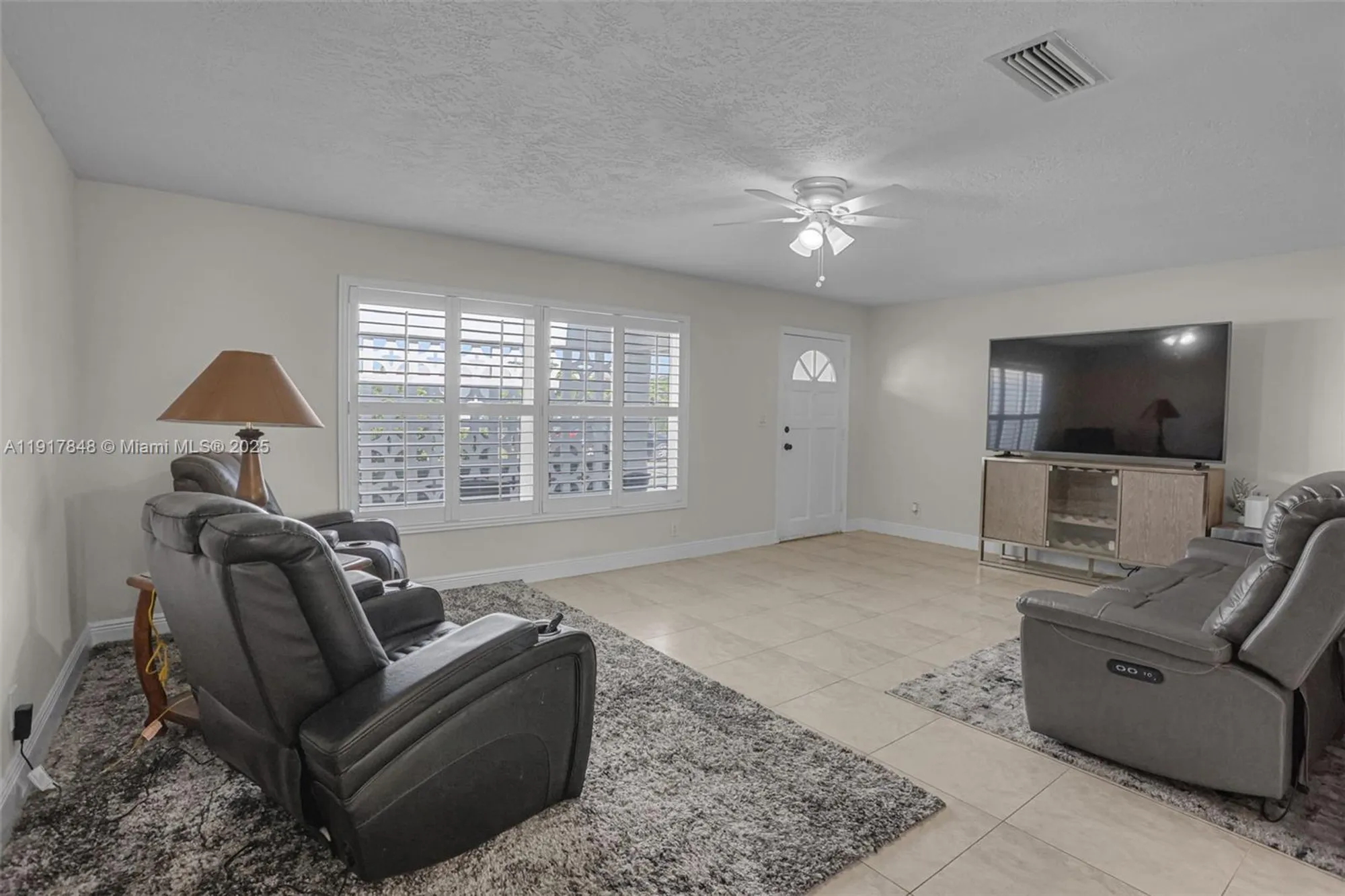 Property Slideshow image 6 of 32 | 6880 nw 16th st, Margate, FL, 33063