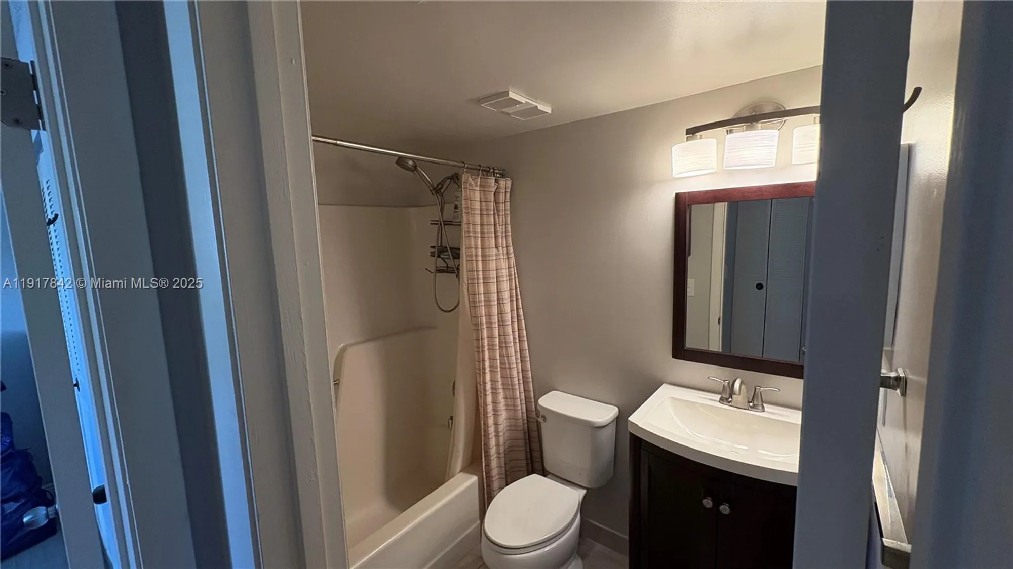 Property Slideshow image 9 of 21 | 7118 golf colony ct apt 103, Lake Worth, FL, 33467