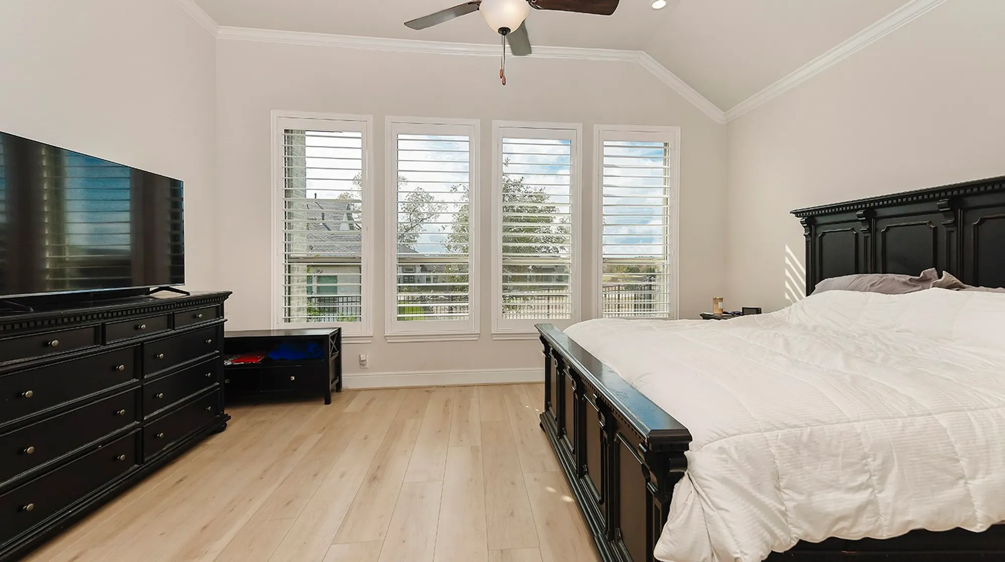 Property Slideshow image 14 of 31 | 9819 cobalt cv, Willis, TX, 77318