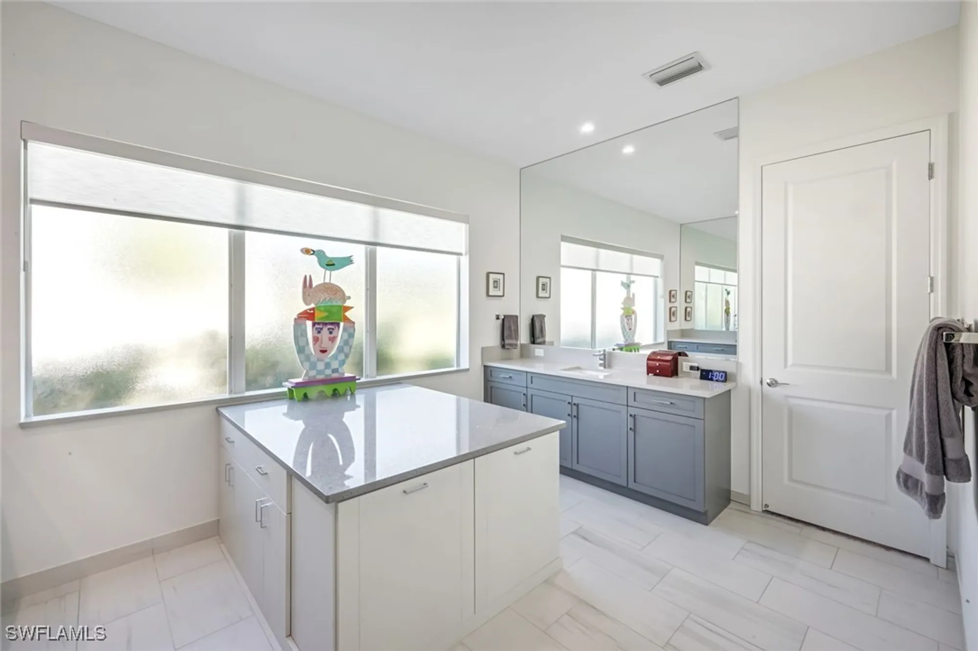 Property Slideshow image 17 of 50 | 12083 azalea way, Naples, FL, 34120