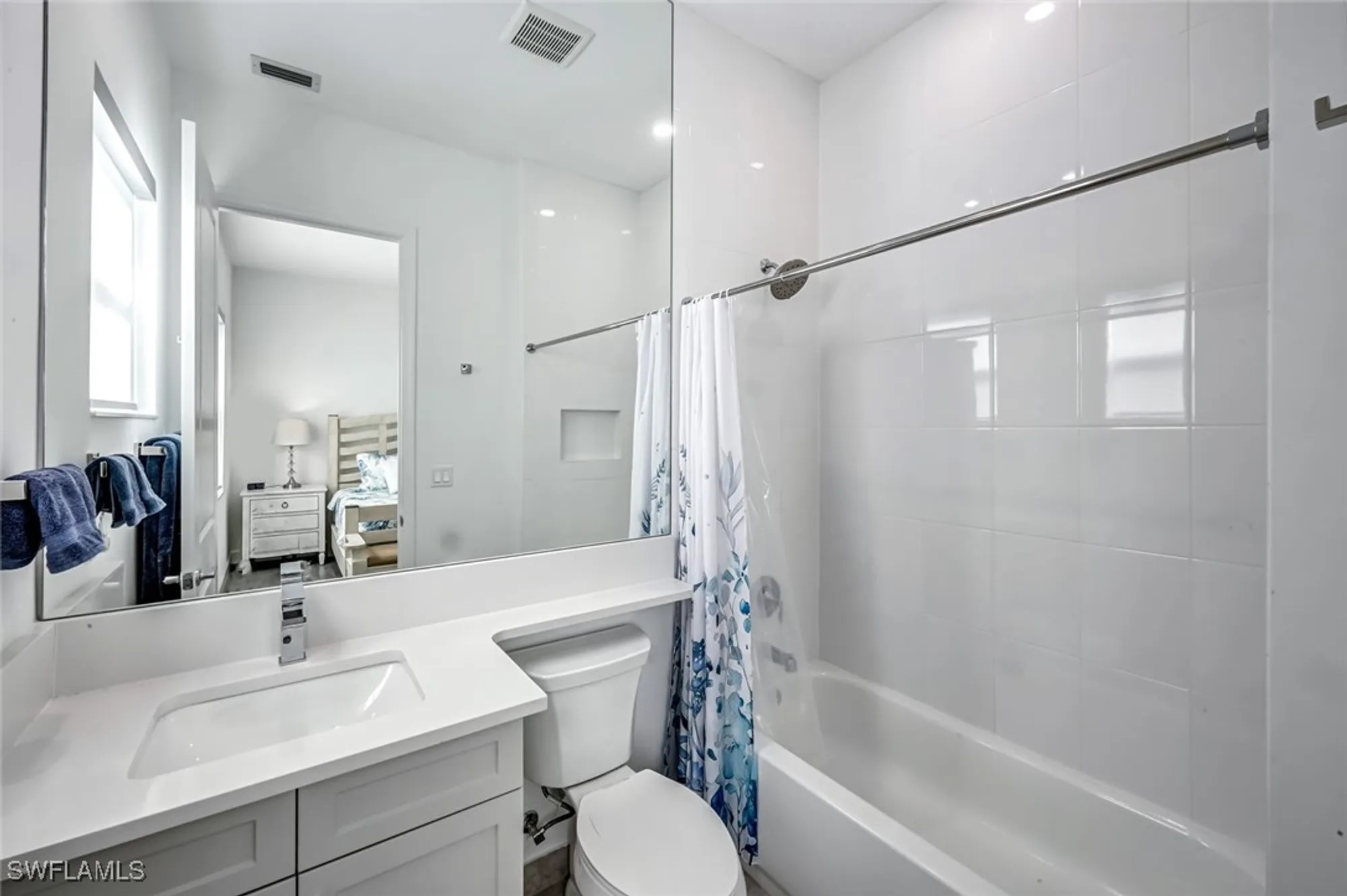 Property Slideshow image 20 of 50 | 12083 azalea way, Naples, FL, 34120