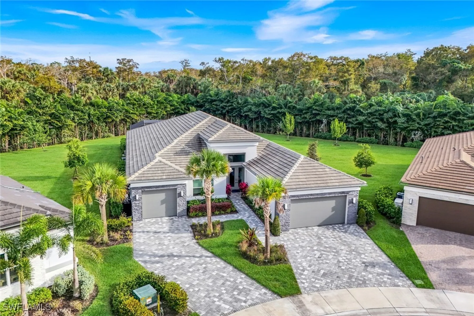 Property Slideshow image 33 of 50 | 12083 azalea way, Naples, FL, 34120