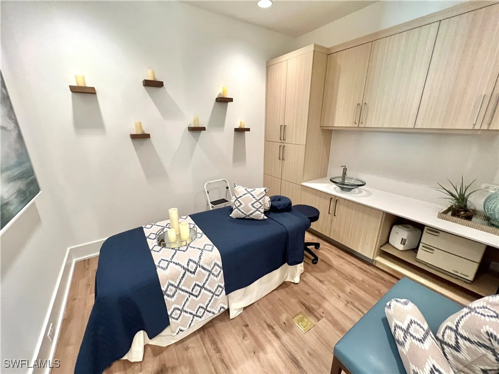 Property Slideshow image 42 of 50 | 12083 azalea way, Naples, FL, 34120