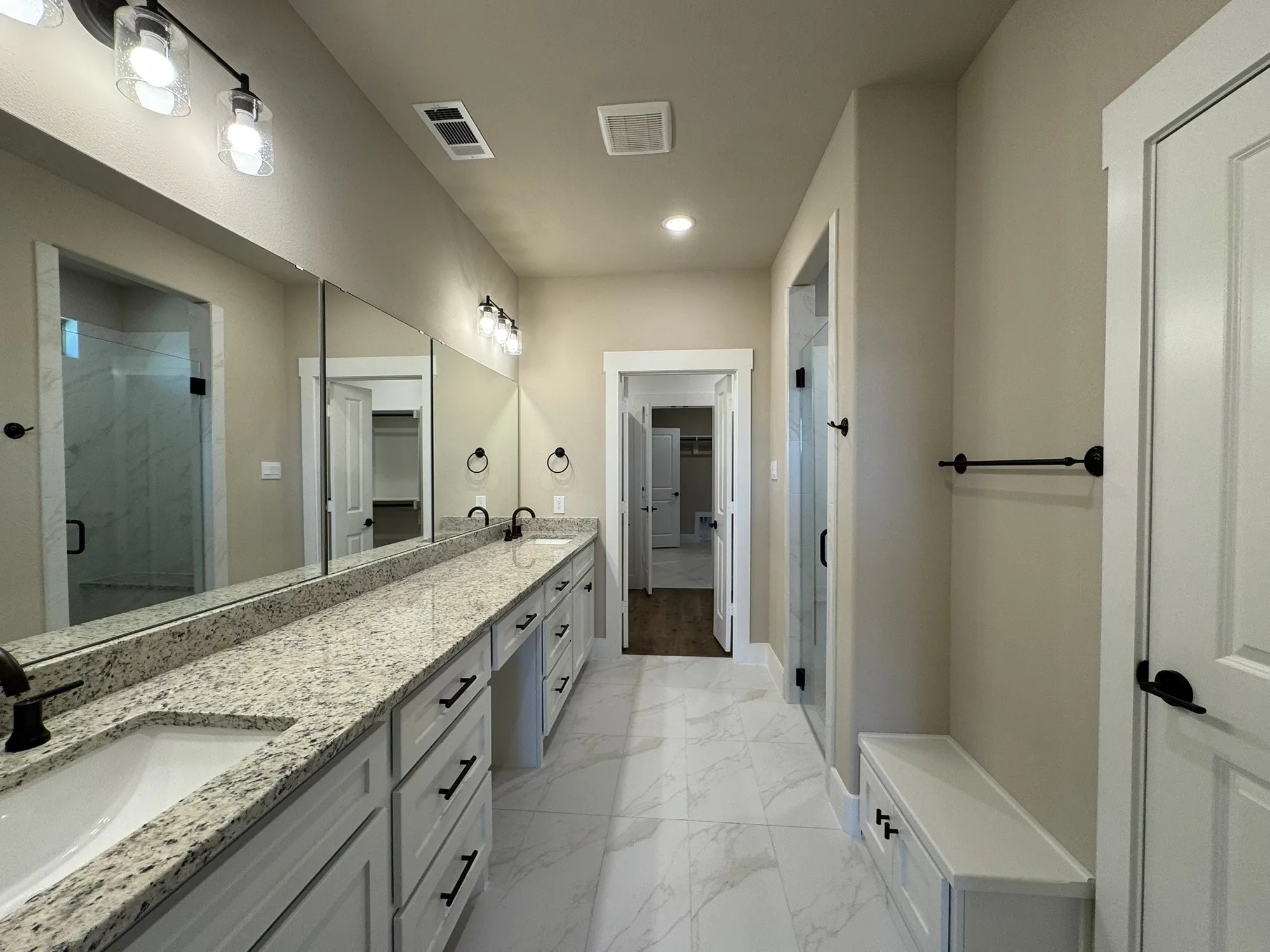 Property Slideshow image 15 of 28 | 5924 carmona trl, Fort Worth, TX, 76123