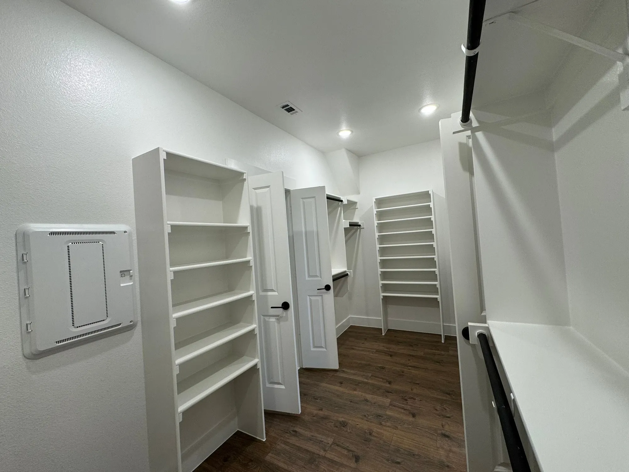 Property Slideshow image 16 of 28 | 5924 carmona trl, Fort Worth, TX, 76123