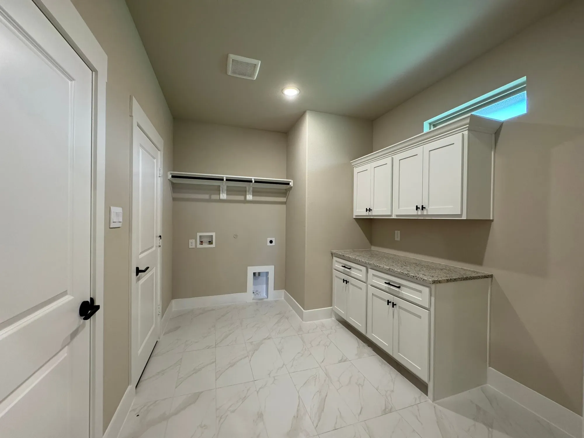 Property Slideshow image 17 of 28 | 5924 carmona trl, Fort Worth, TX, 76123