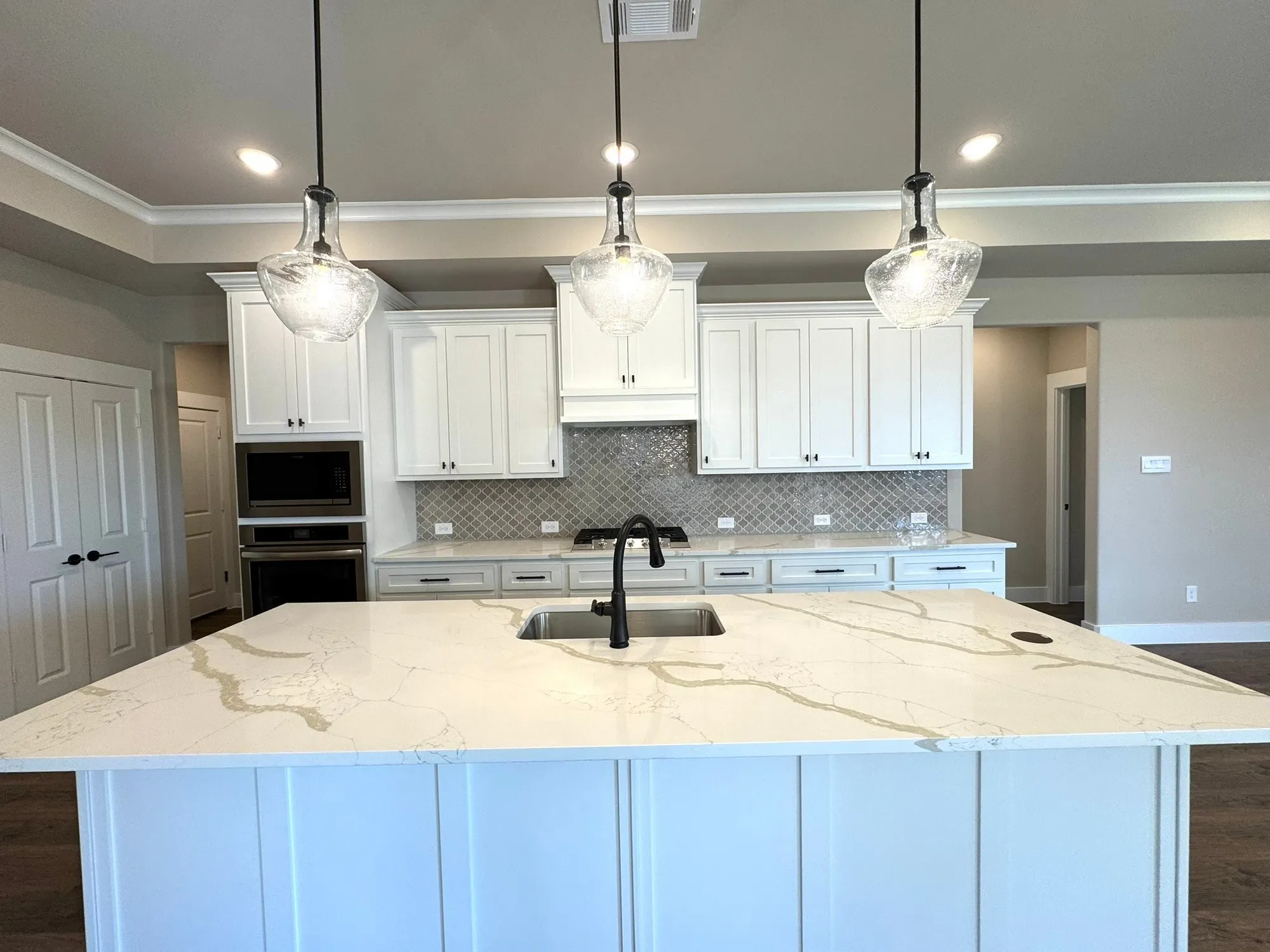 Property Slideshow image 4 of 28 | 5924 carmona trl, Fort Worth, TX, 76123