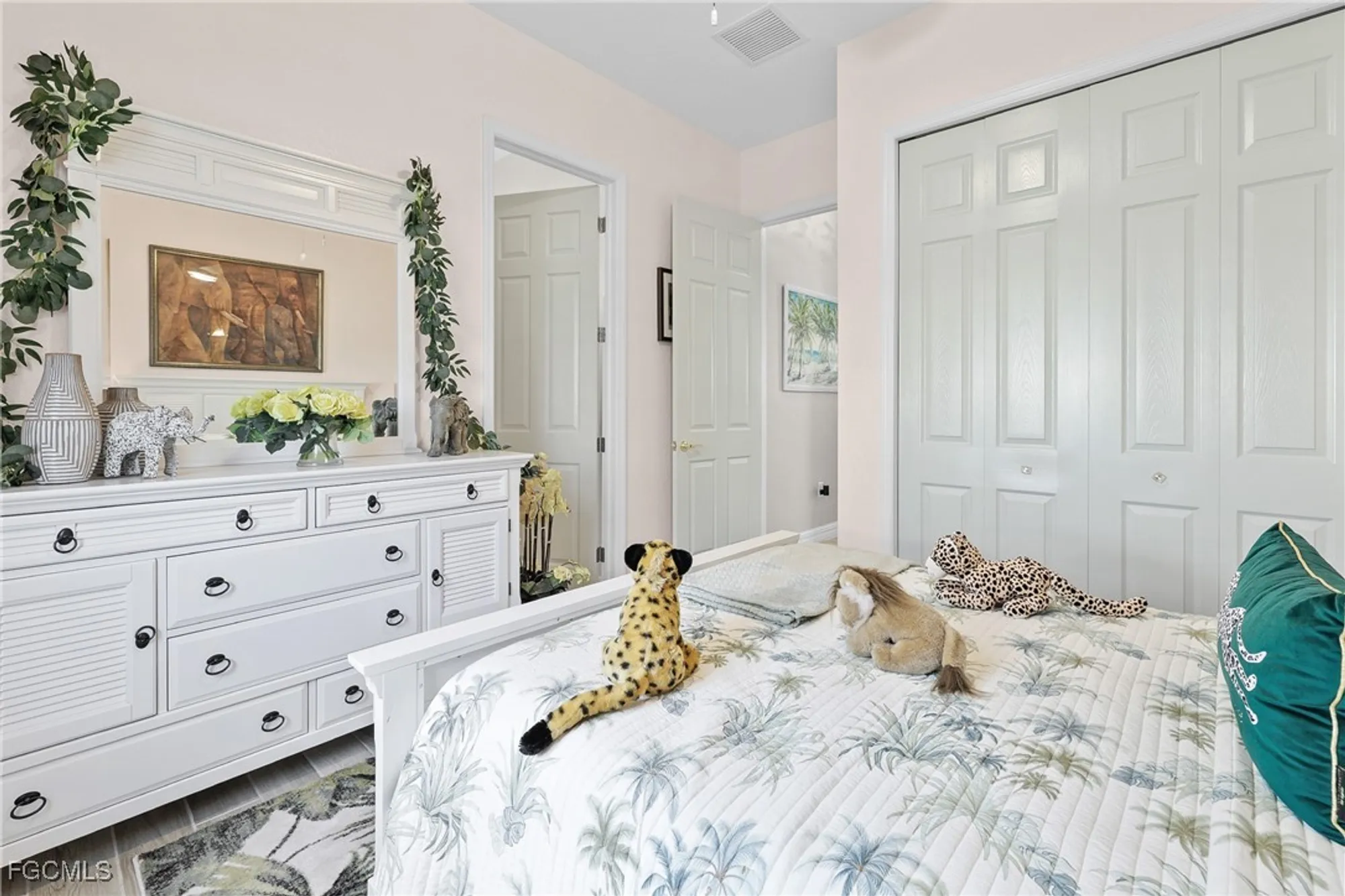 Property Slideshow image 11 of 46 | 28095 foxrock ct, Bonita Springs, FL, 34135
