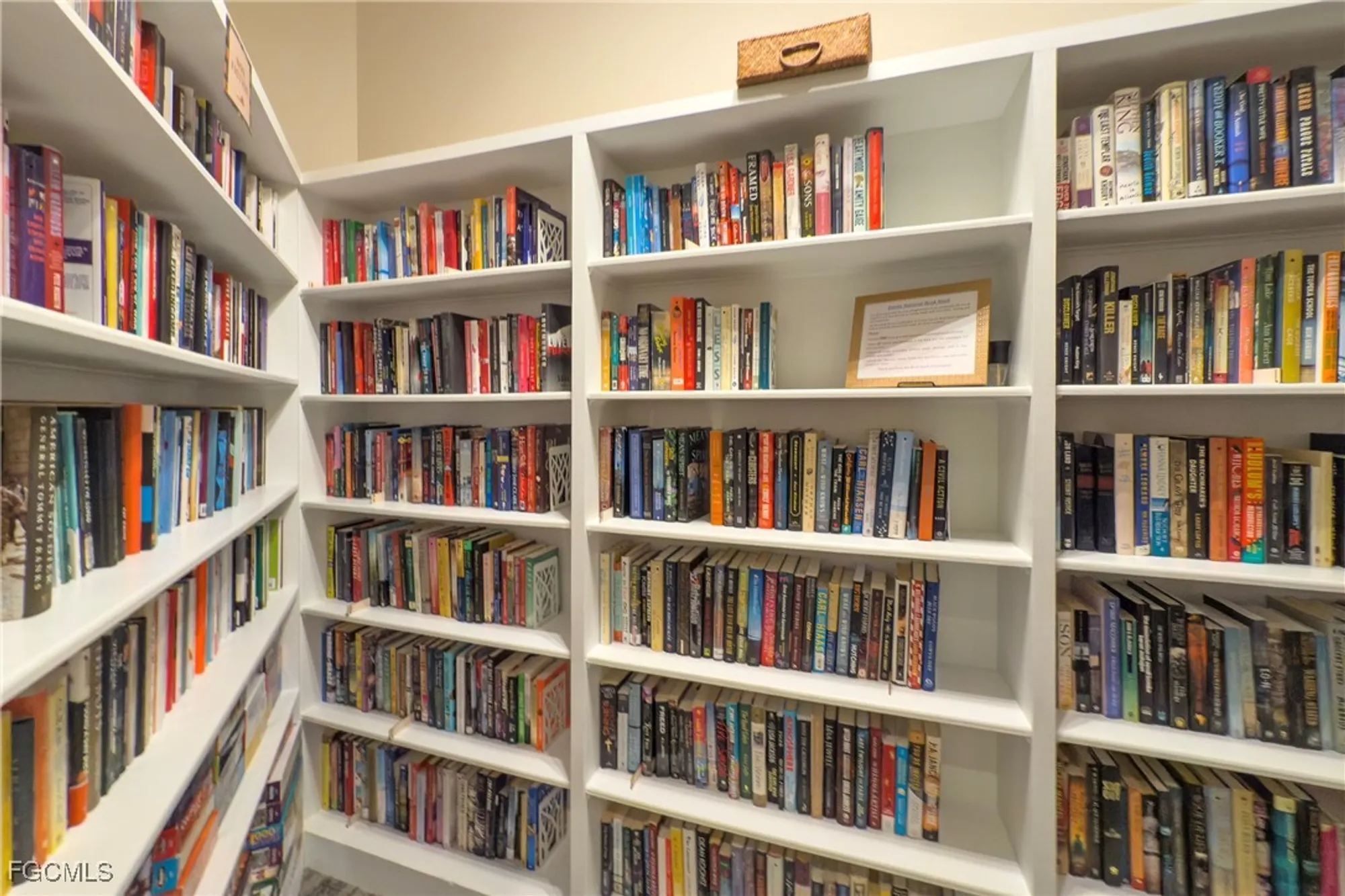 Property Slideshow image 37 of 46 | 28095 foxrock ct, Bonita Springs, FL, 34135