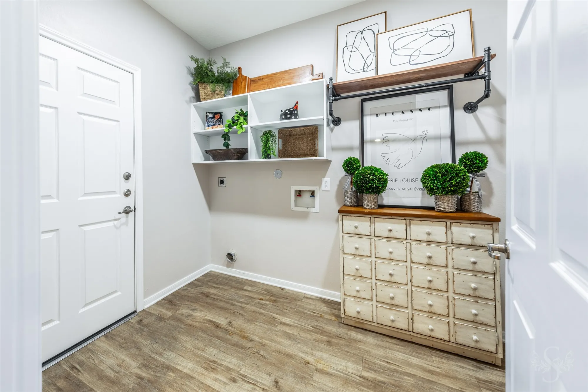 Property Slideshow image 25 of 33 | 24911 spring ash ln, Katy, TX, 77494