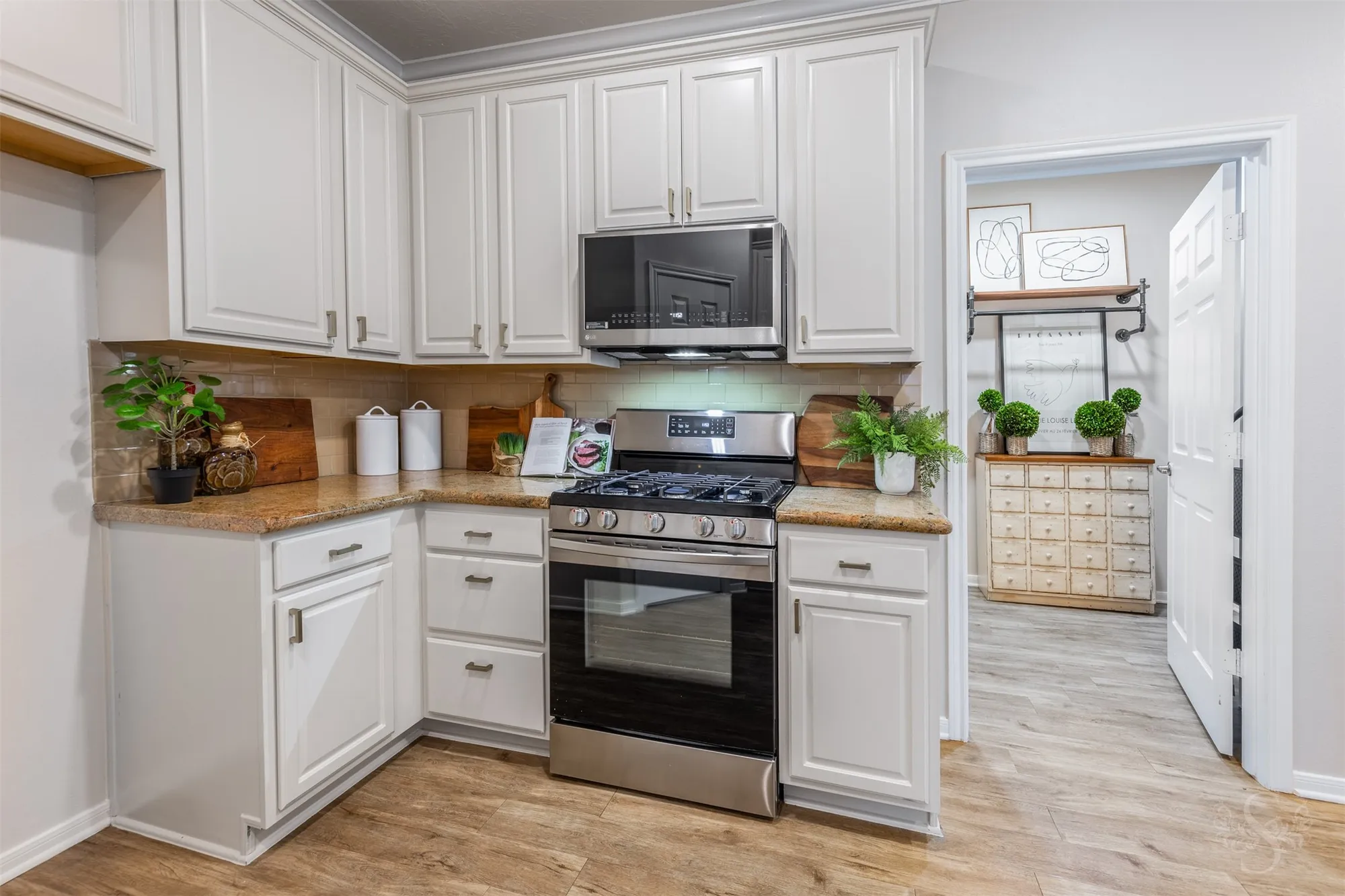 Property Slideshow image 20 of 33 | 24911 spring ash ln, Katy, TX, 77494