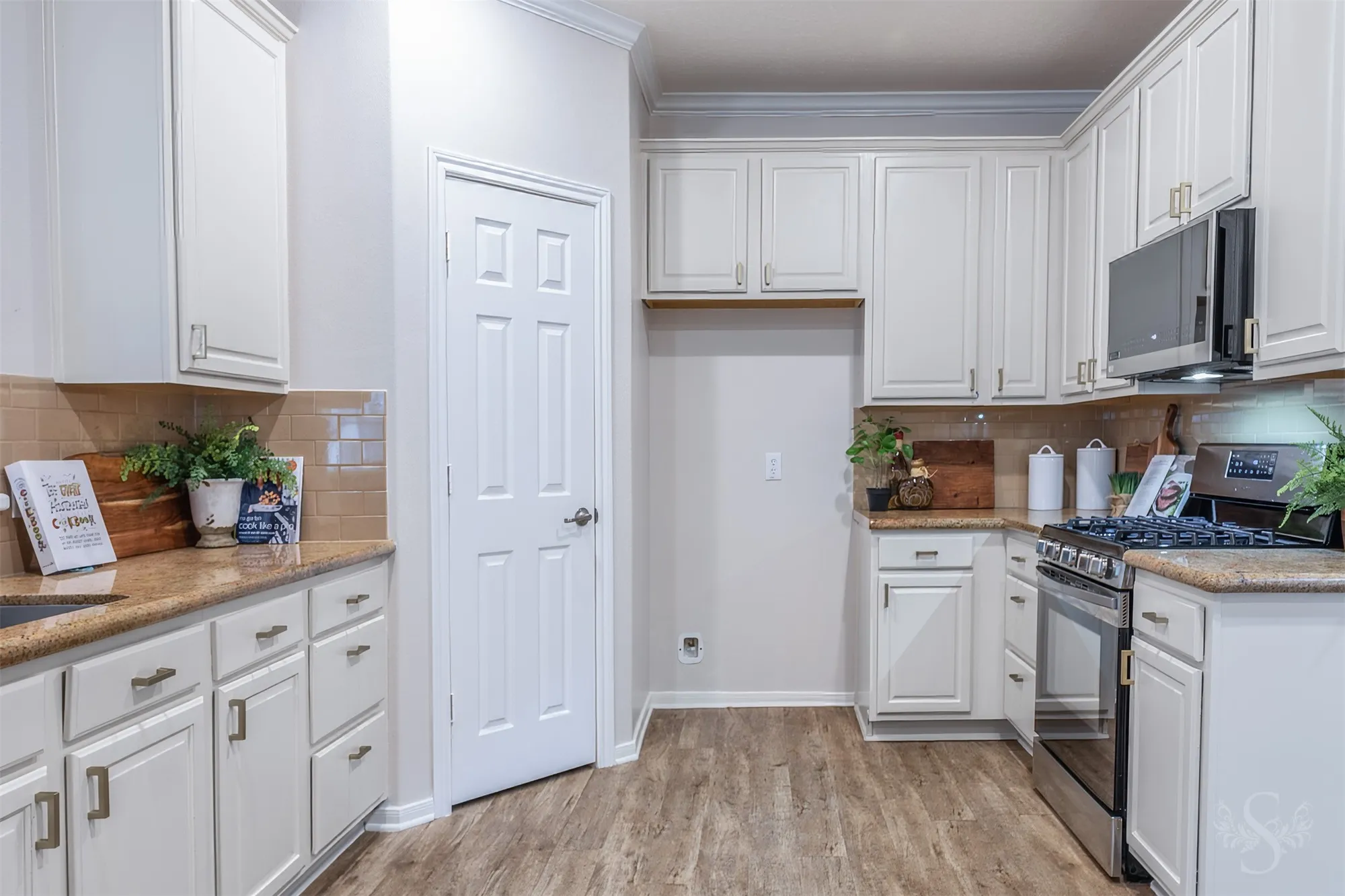 Property Slideshow image 22 of 33 | 24911 spring ash ln, Katy, TX, 77494