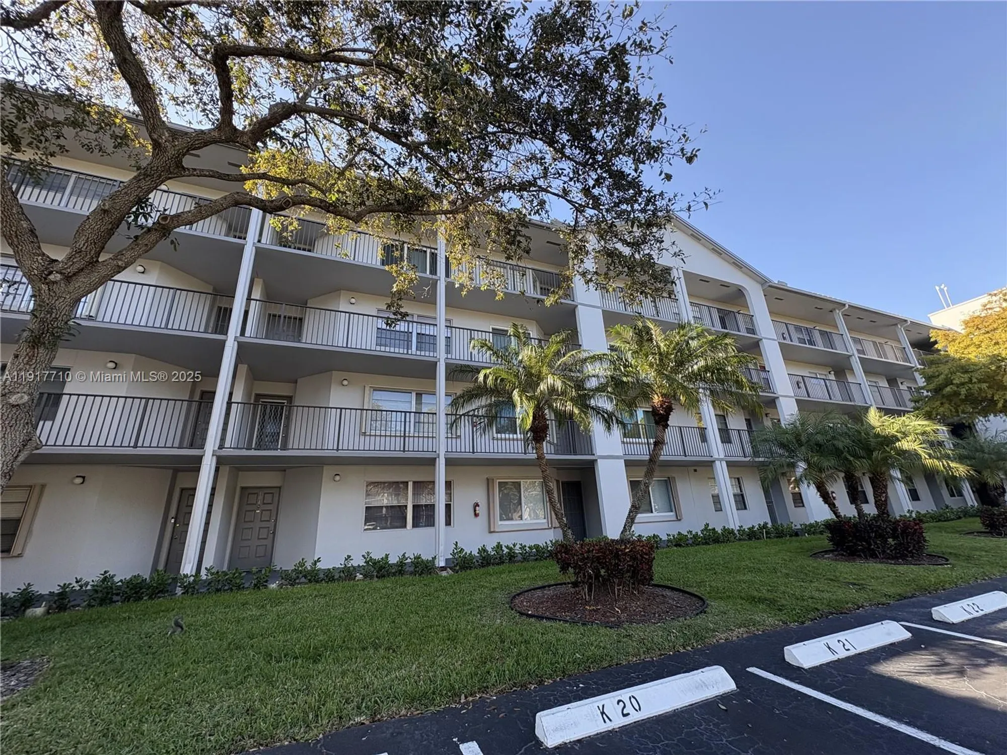 Property Slideshow image 4 of 28 | 1300 sw 125th ave k204, Pembroke Pines, FL, 33027