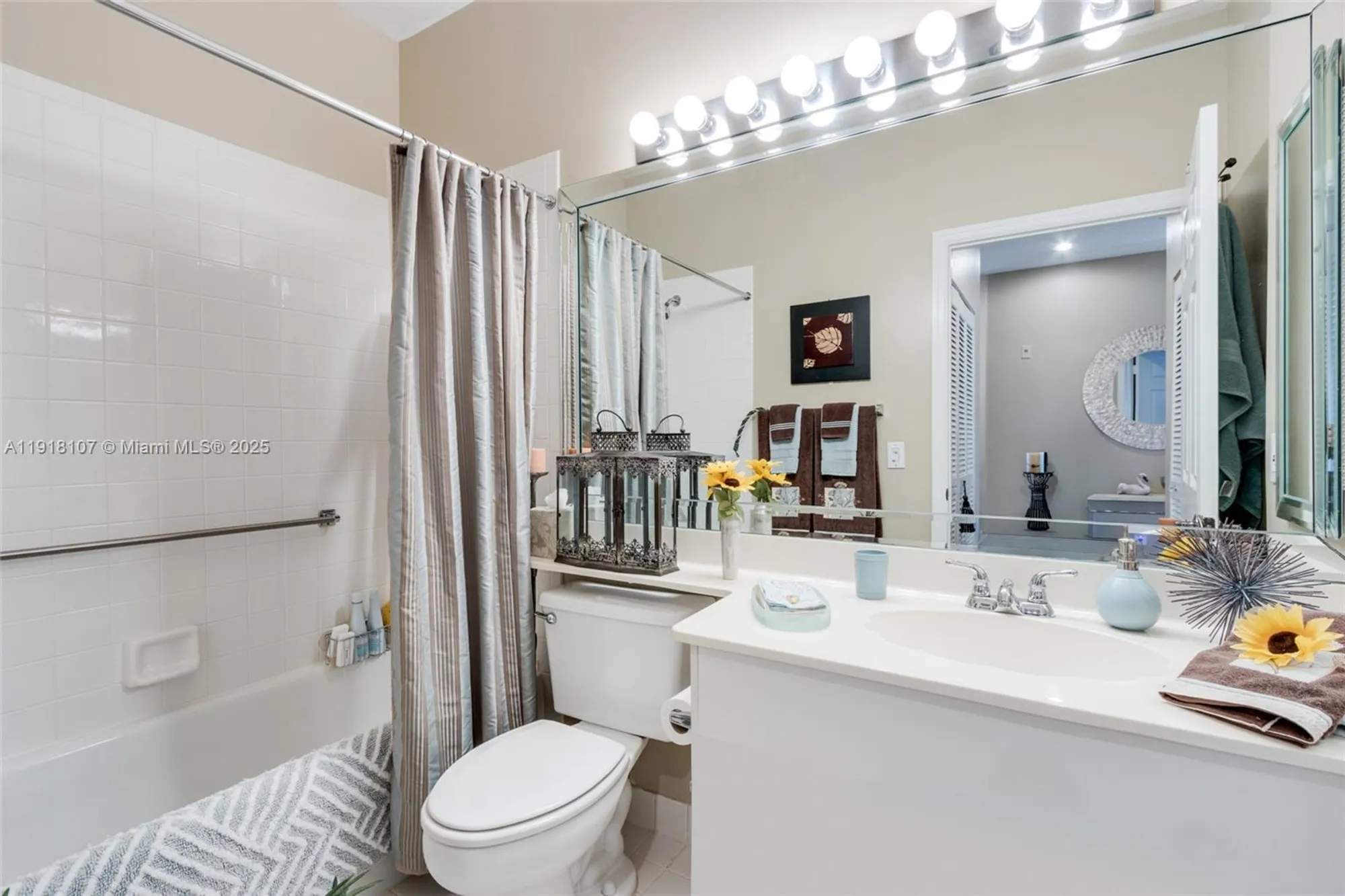 Property Slideshow image 28 of 41 | 7702 trent dr # 408, Tamarac, FL, 33321