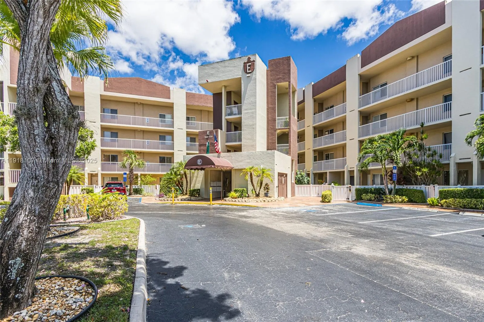 Property Slideshow image 40 of 41 | 7702 trent dr # 408, Tamarac, FL, 33321