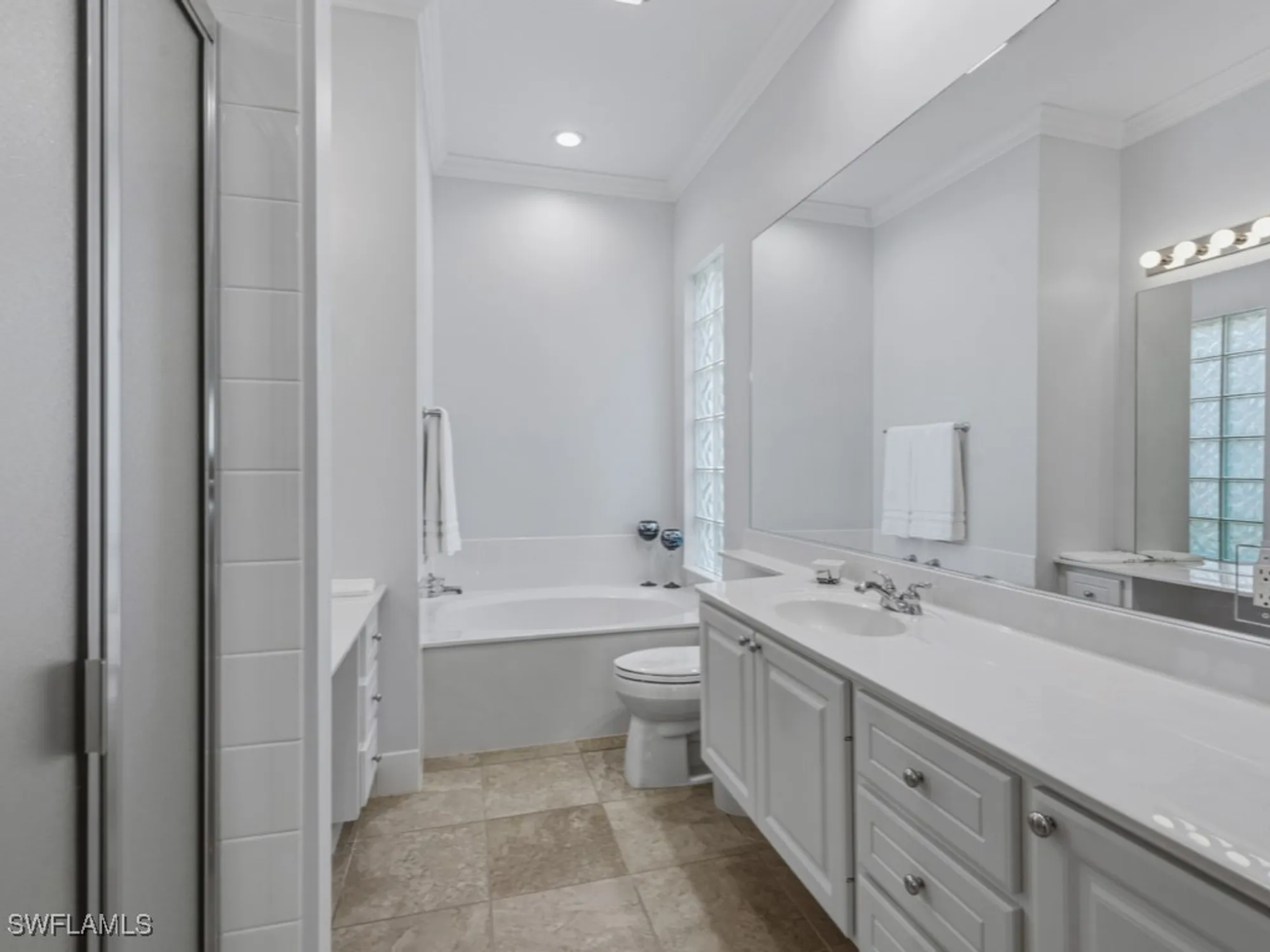 Property Slideshow image 14 of 37 | 8596 alessandria ct, Naples, FL, 34114