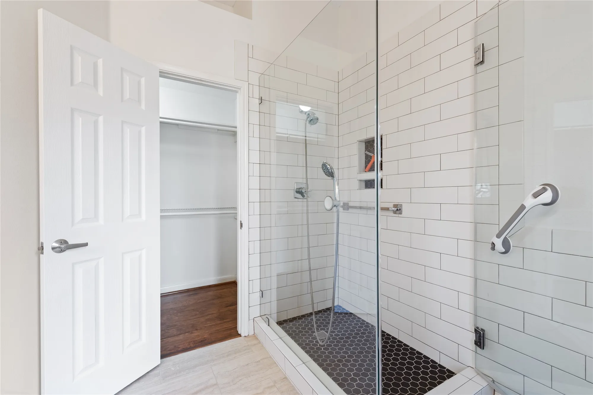 Property Slideshow image 17 of 30 | 807 woodfern glen ln, Pearland, TX, 77584