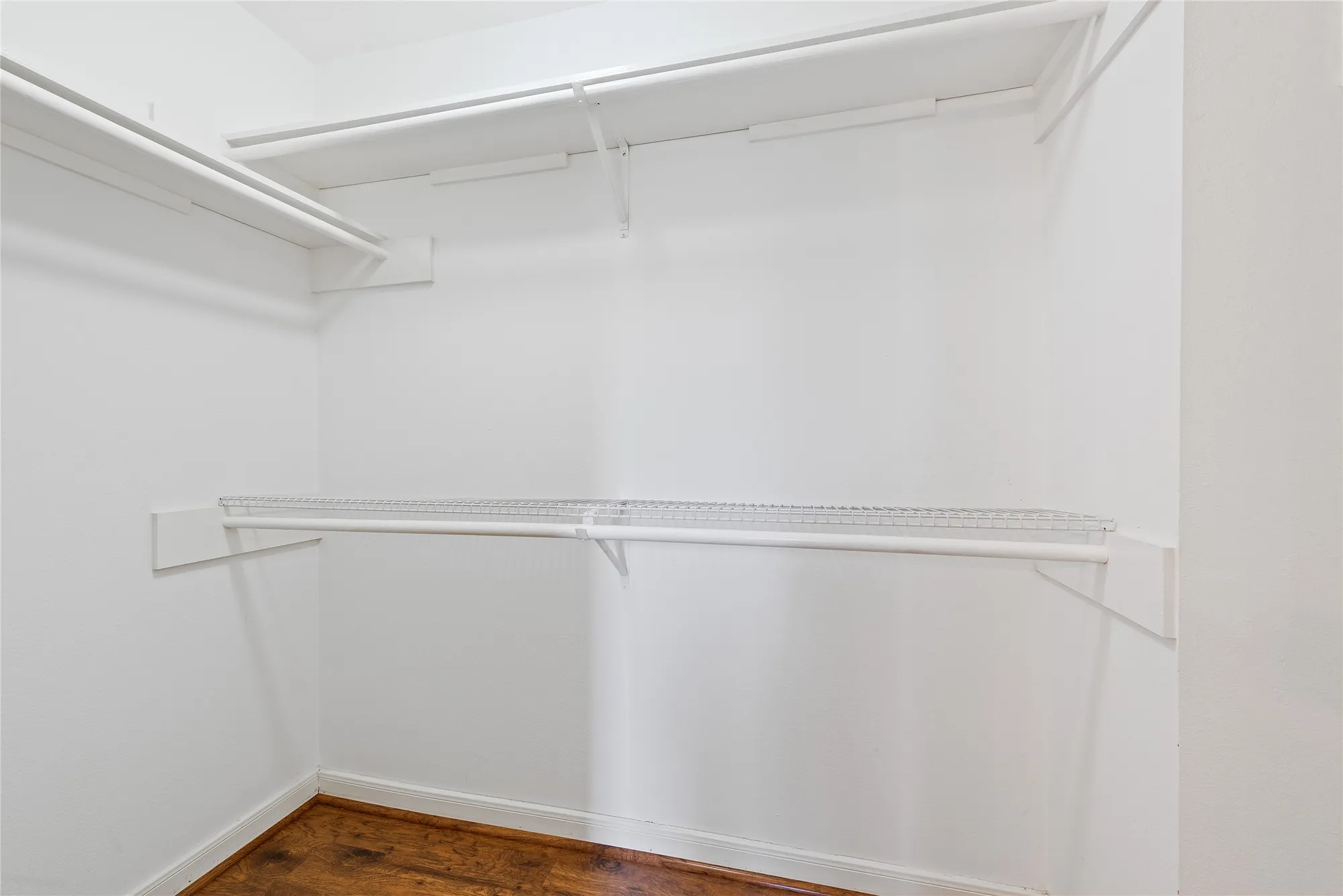 Property Slideshow image 18 of 30 | 807 woodfern glen ln, Pearland, TX, 77584