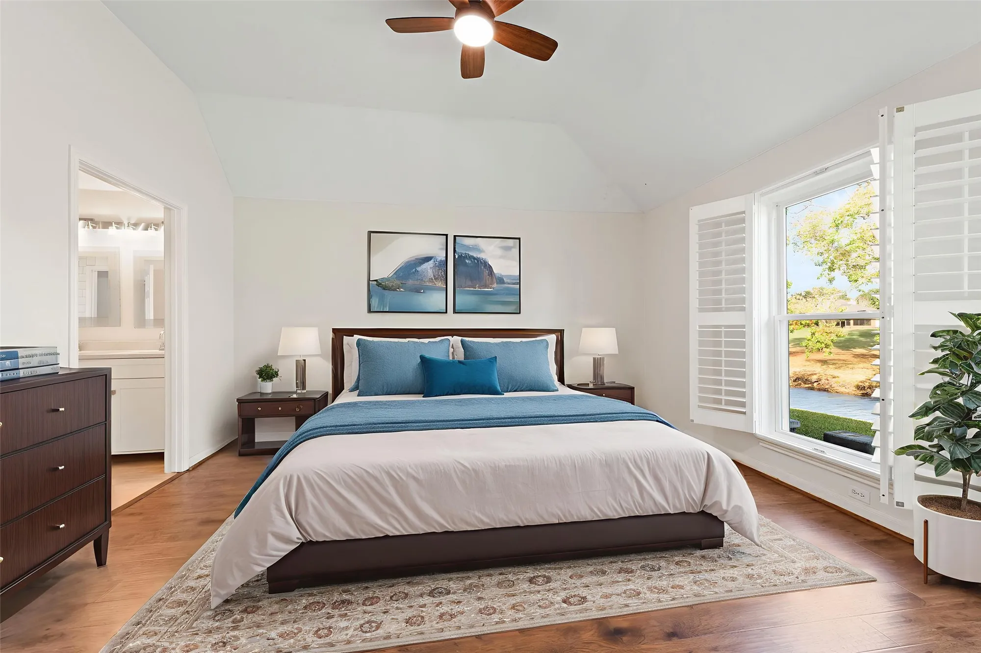 Property Slideshow image 12 of 30 | 807 woodfern glen ln, Pearland, TX, 77584