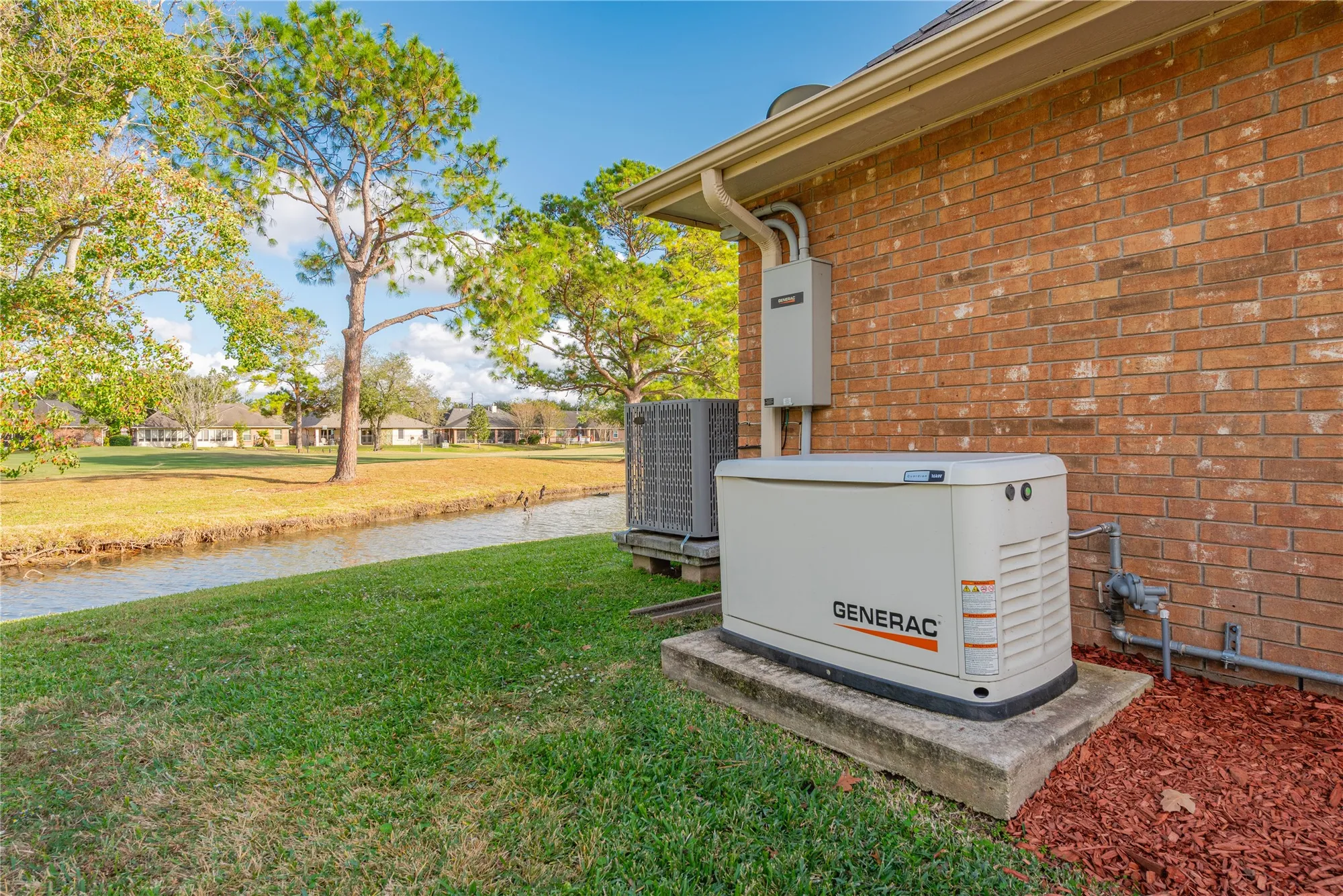 Property Slideshow image 25 of 30 | 807 woodfern glen ln, Pearland, TX, 77584