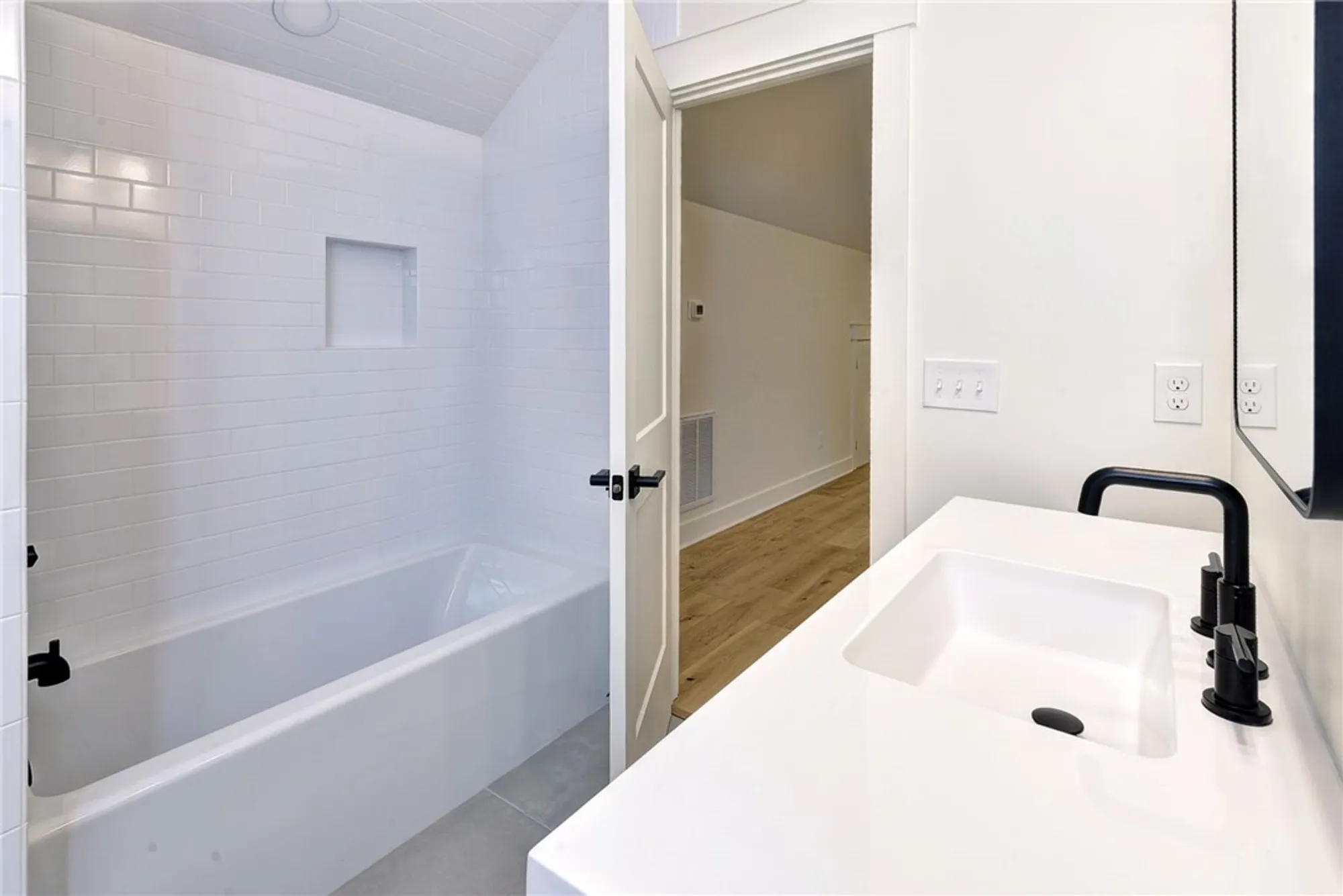 Property Slideshow image 31 of 42 | 113 royal worlington, Williamsburg, VA, 23188