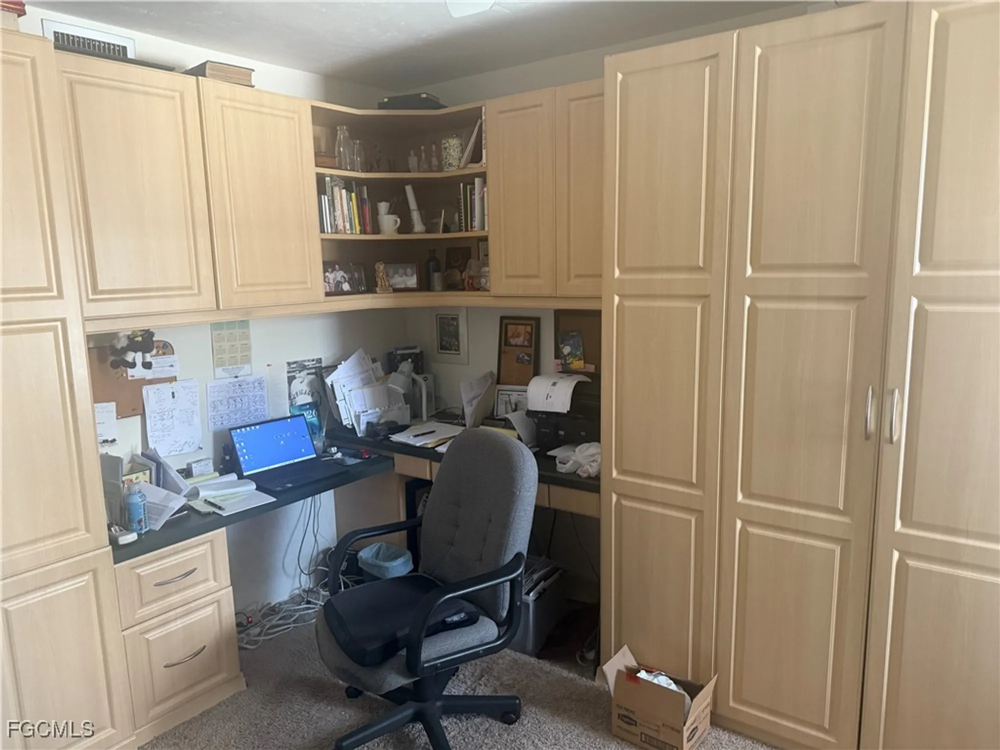 Property Slideshow image 5 of 9 | 5910 trailwinds dr 422, Fort Myers, FL, 33907