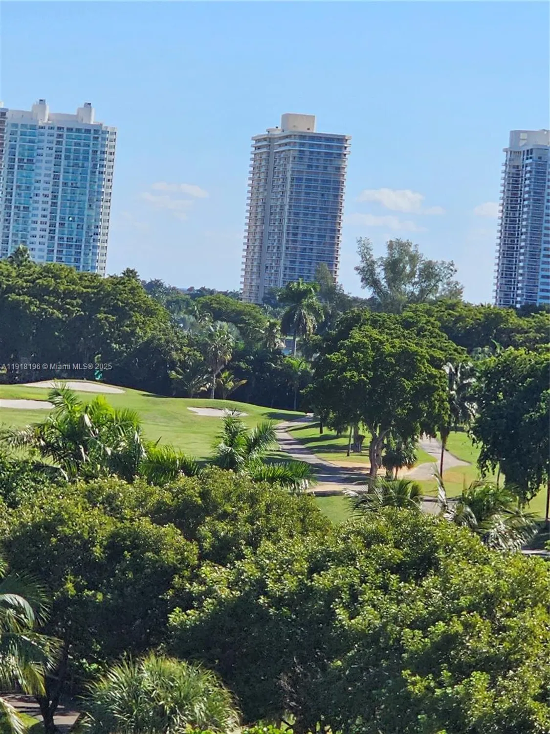 Property Slideshow image 4 of 11 | 20500 w country club dr apt 716, Aventura, FL, 33180