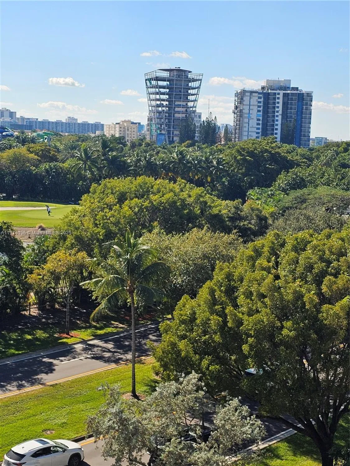 Property Slideshow image 8 of 11 | 20500 w country club dr apt 716, Aventura, FL, 33180