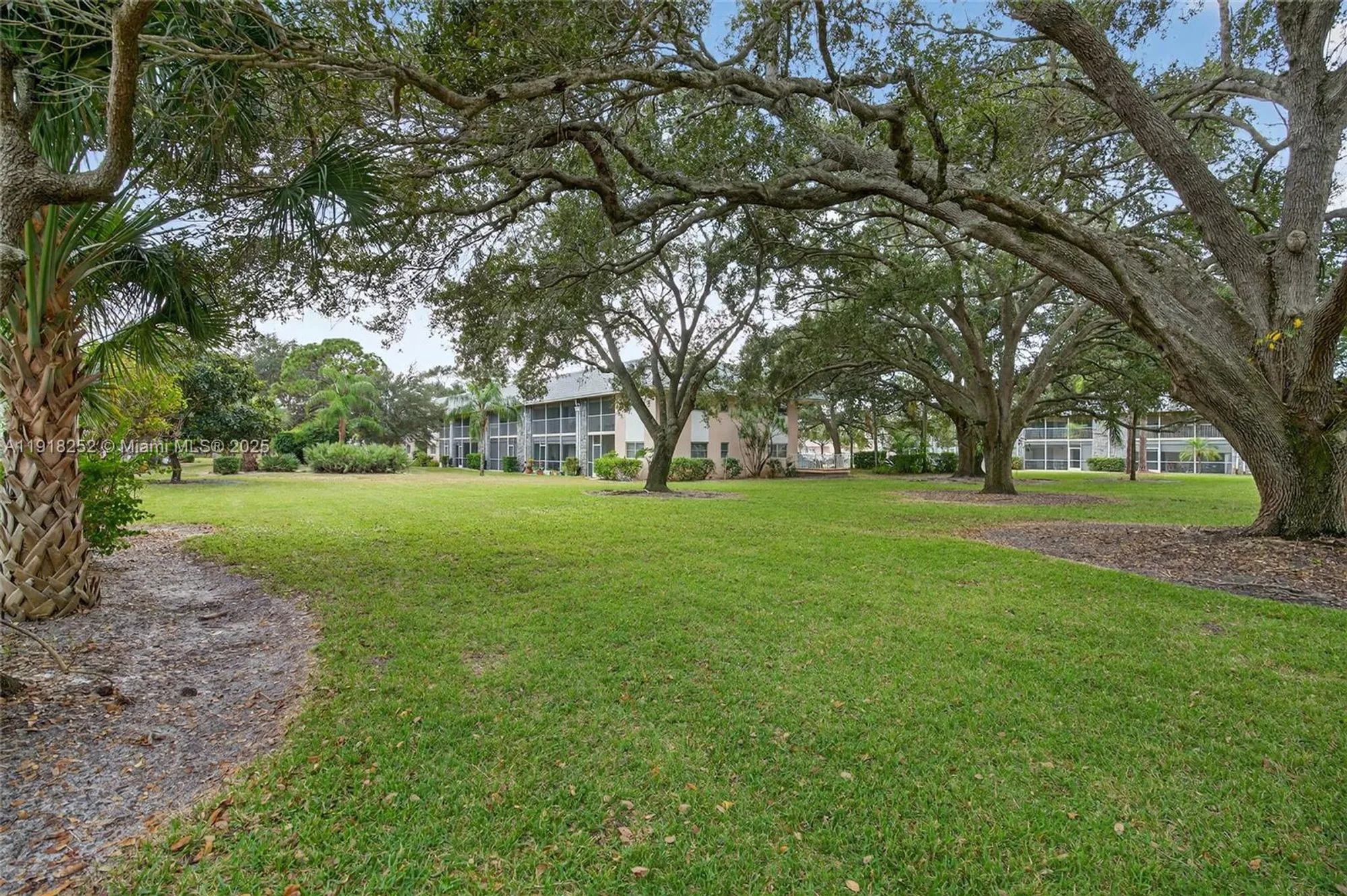 Property Slideshow image 19 of 73 | 18081 se country club dr # 20-192, Jupiter, FL, 33469