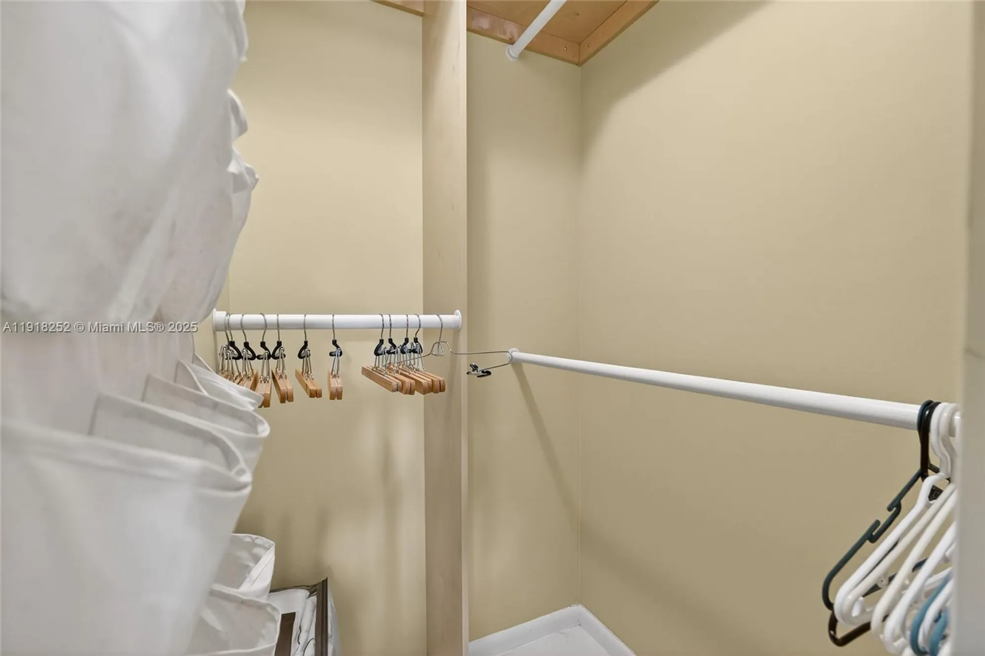 Property Slideshow image 27 of 73 | 18081 se country club dr # 20-192, Jupiter, FL, 33469