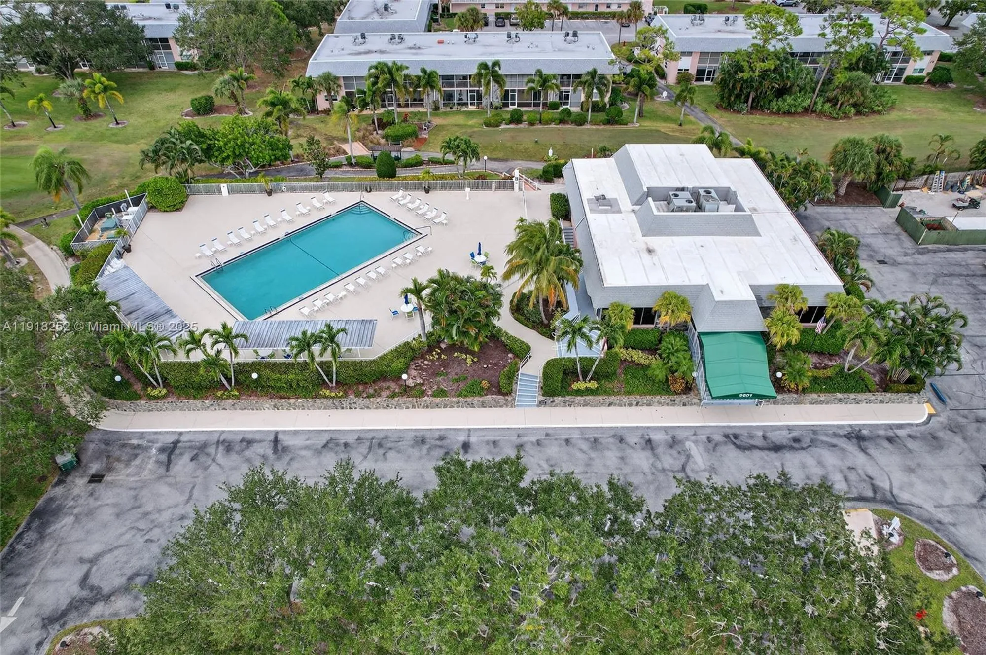 Property Slideshow image 39 of 73 | 18081 se country club dr # 20-192, Jupiter, FL, 33469