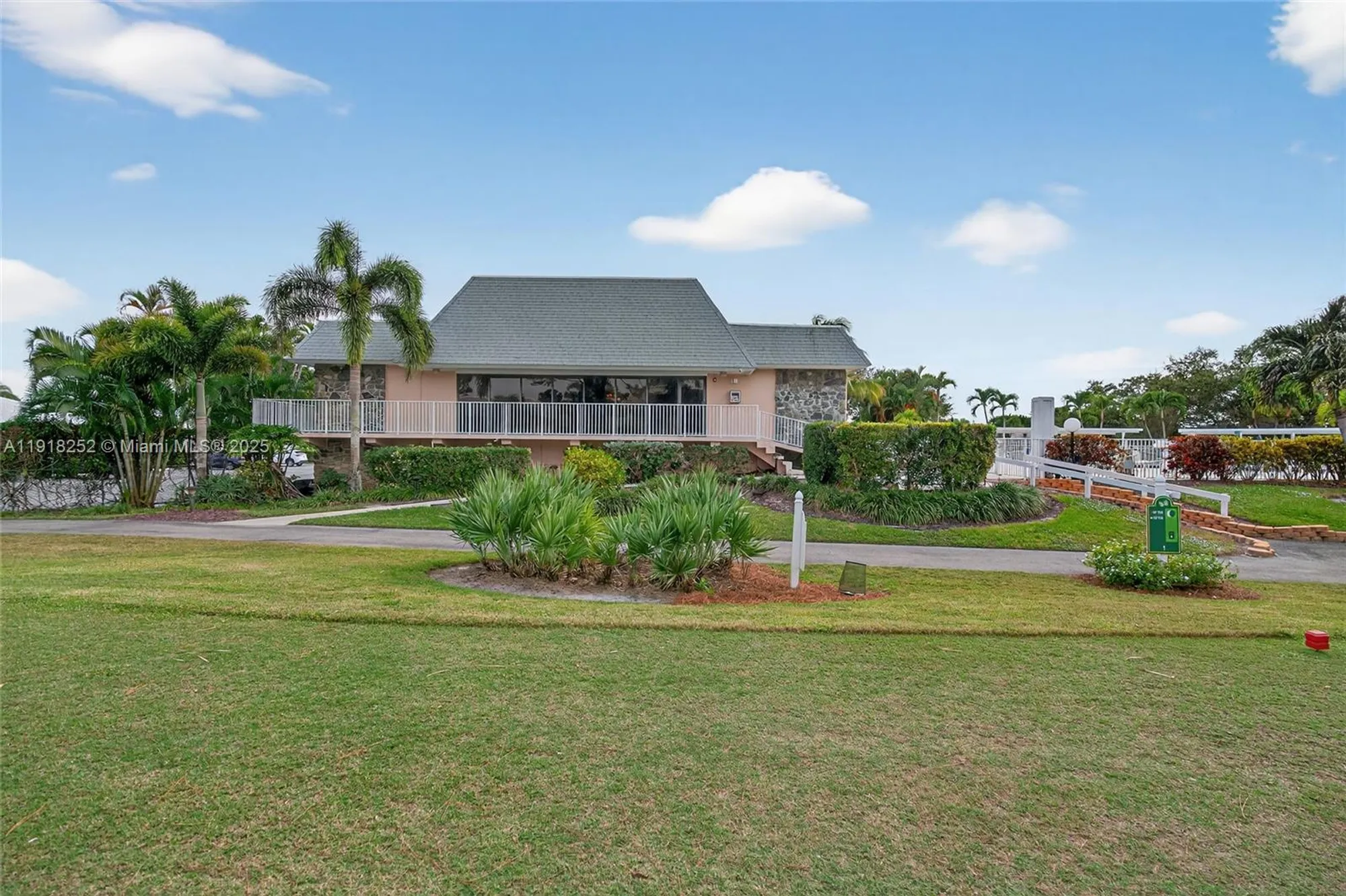 Property Slideshow image 49 of 73 | 18081 se country club dr # 20-192, Jupiter, FL, 33469