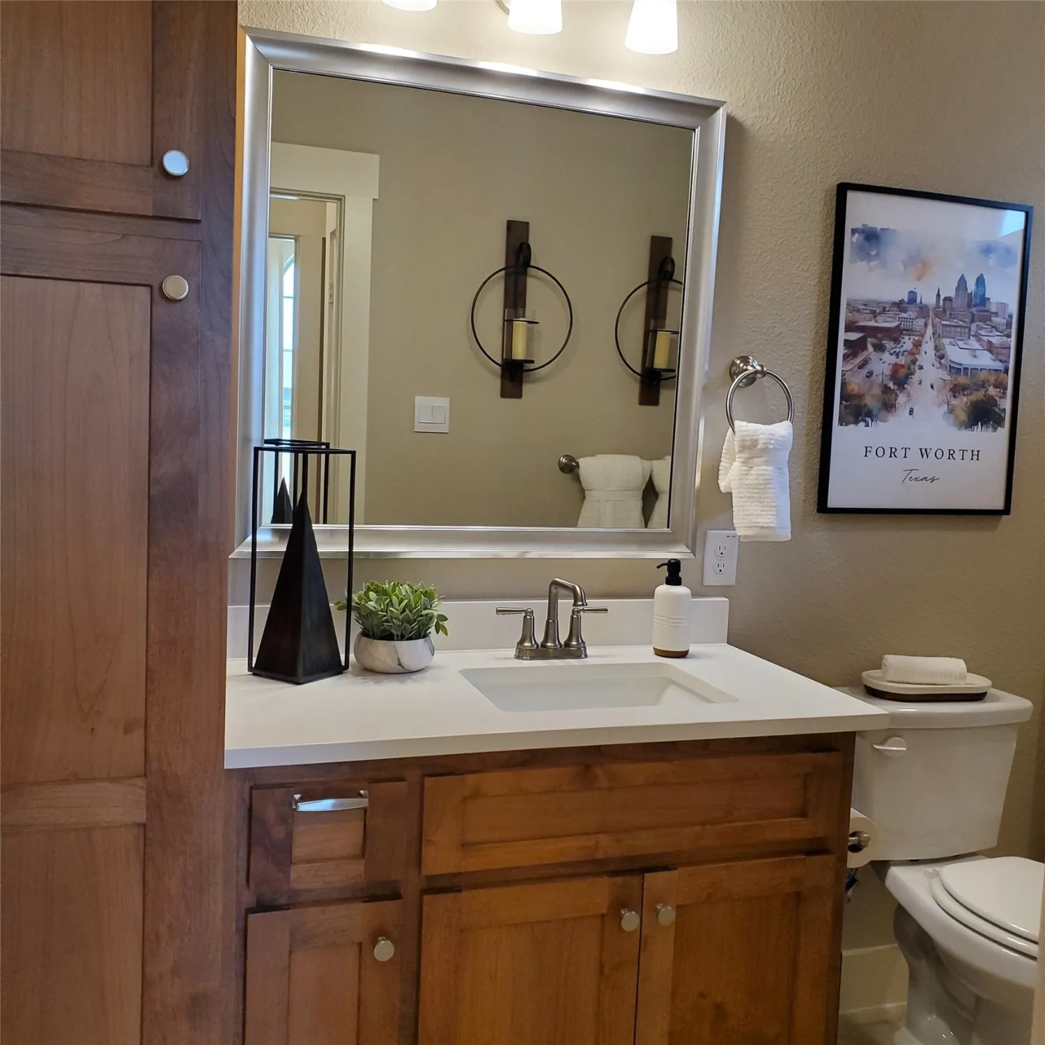 Property Slideshow image 21 of 33 | 5964 carmona trl, Fort Worth, TX, 76123