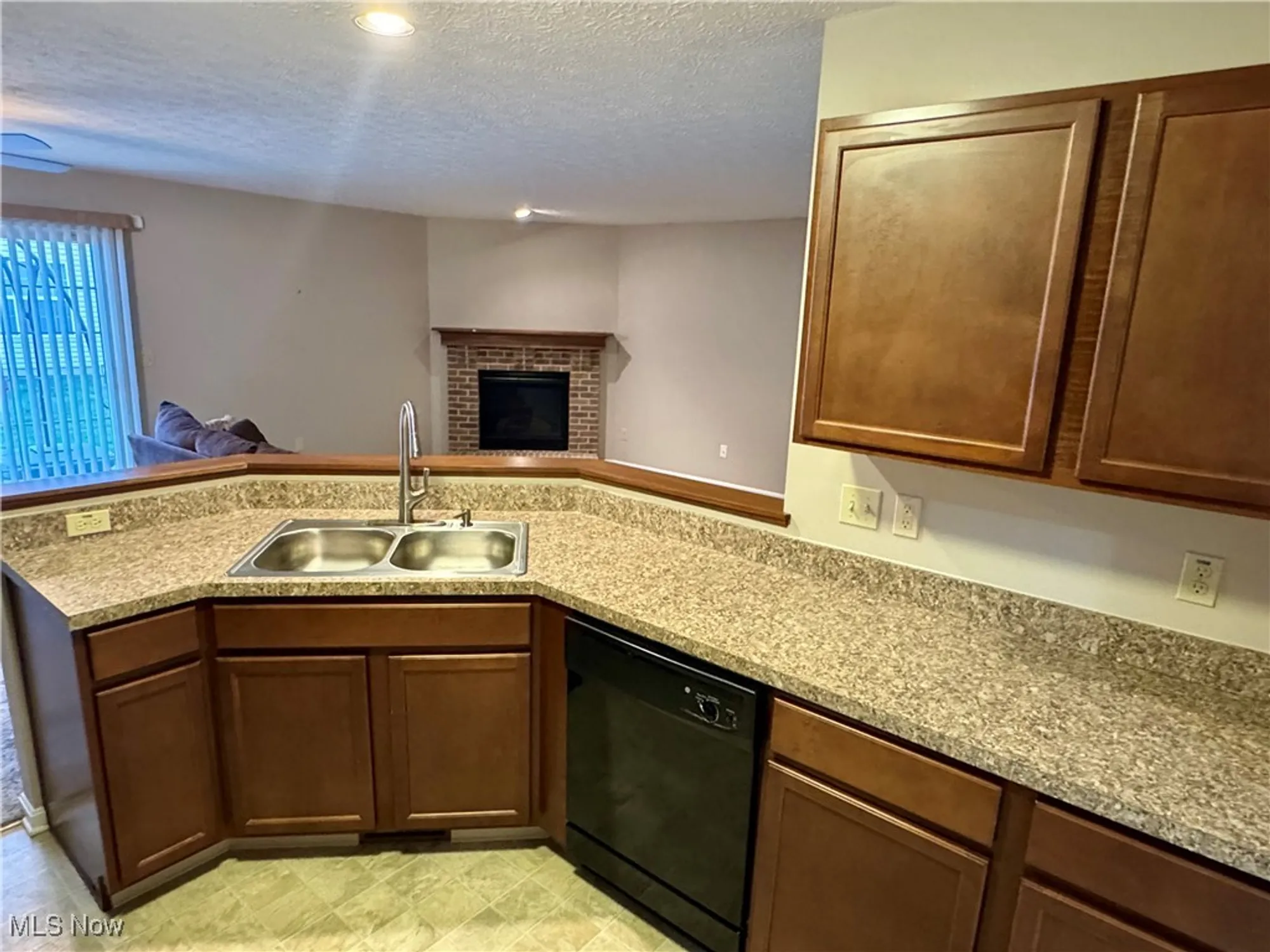 Property Slideshow image 13 of 23 | 118 carrington ct, Elyria, OH, 44035